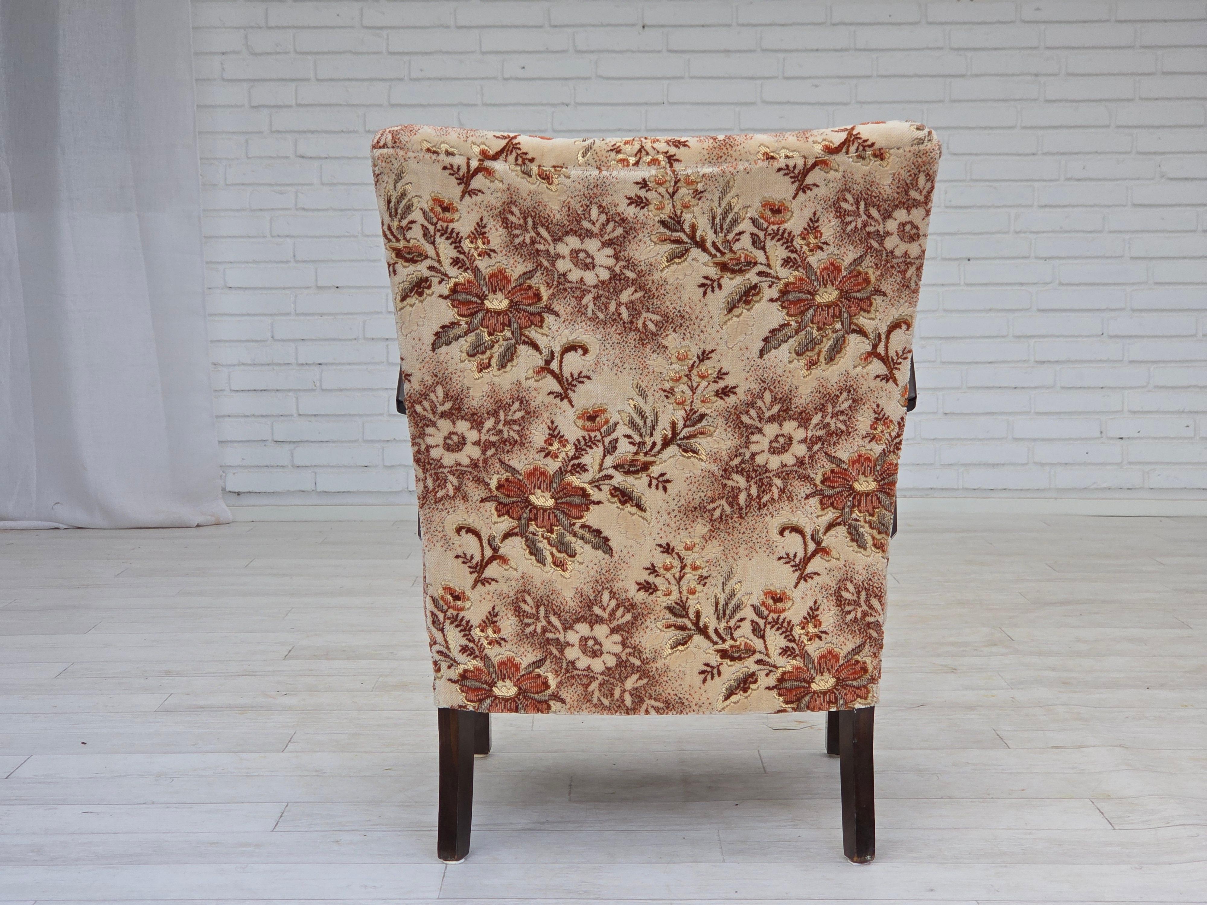 1950er Jahre, dänischer Artdeco-Sessel, Veloursmöbel, Buchenholz, neu gepolstert. im Angebot 5