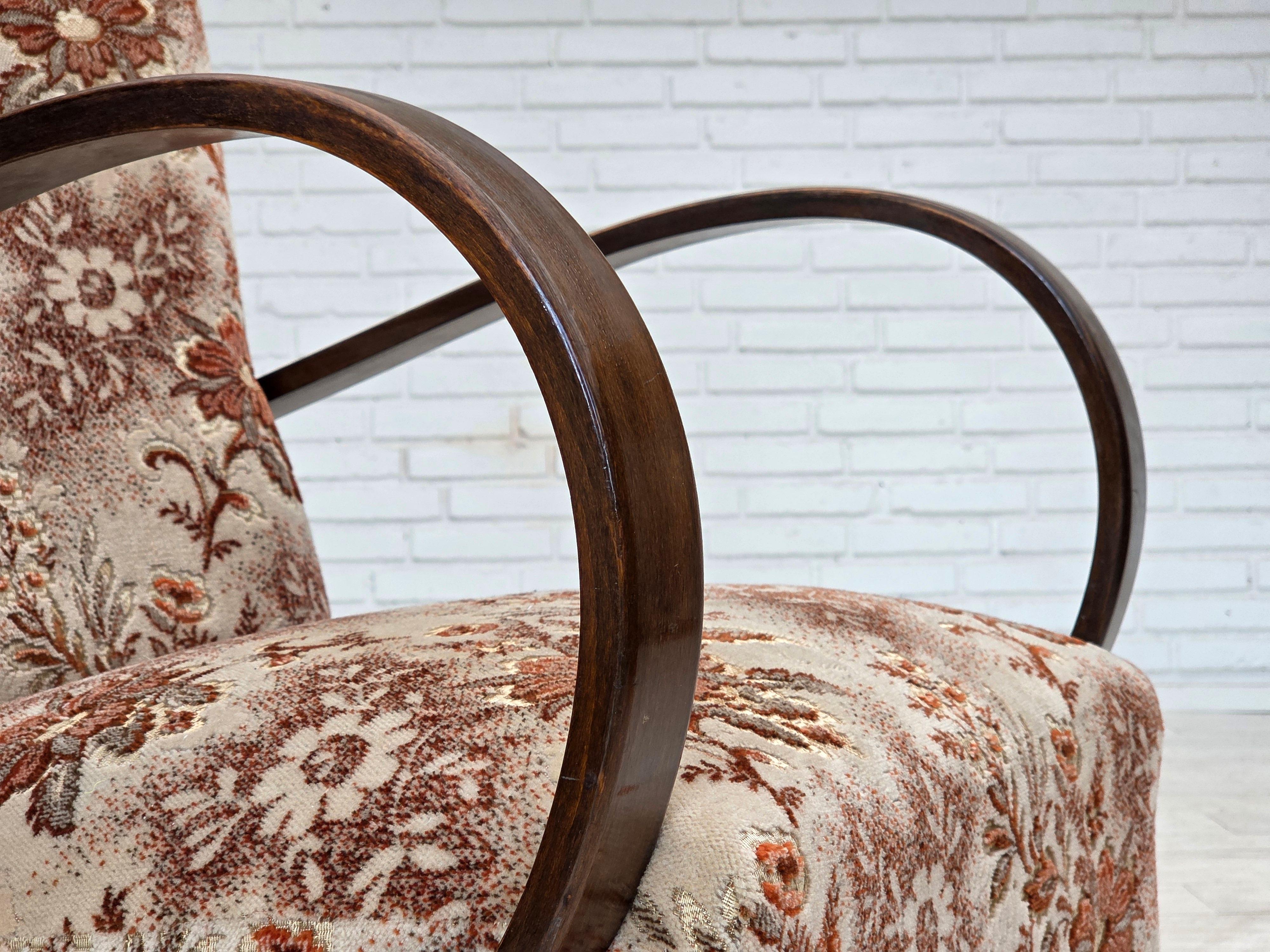 1950er Jahre, dänischer Artdeco-Sessel, Veloursmöbel, Buchenholz, neu gepolstert. (Dänisch) im Angebot