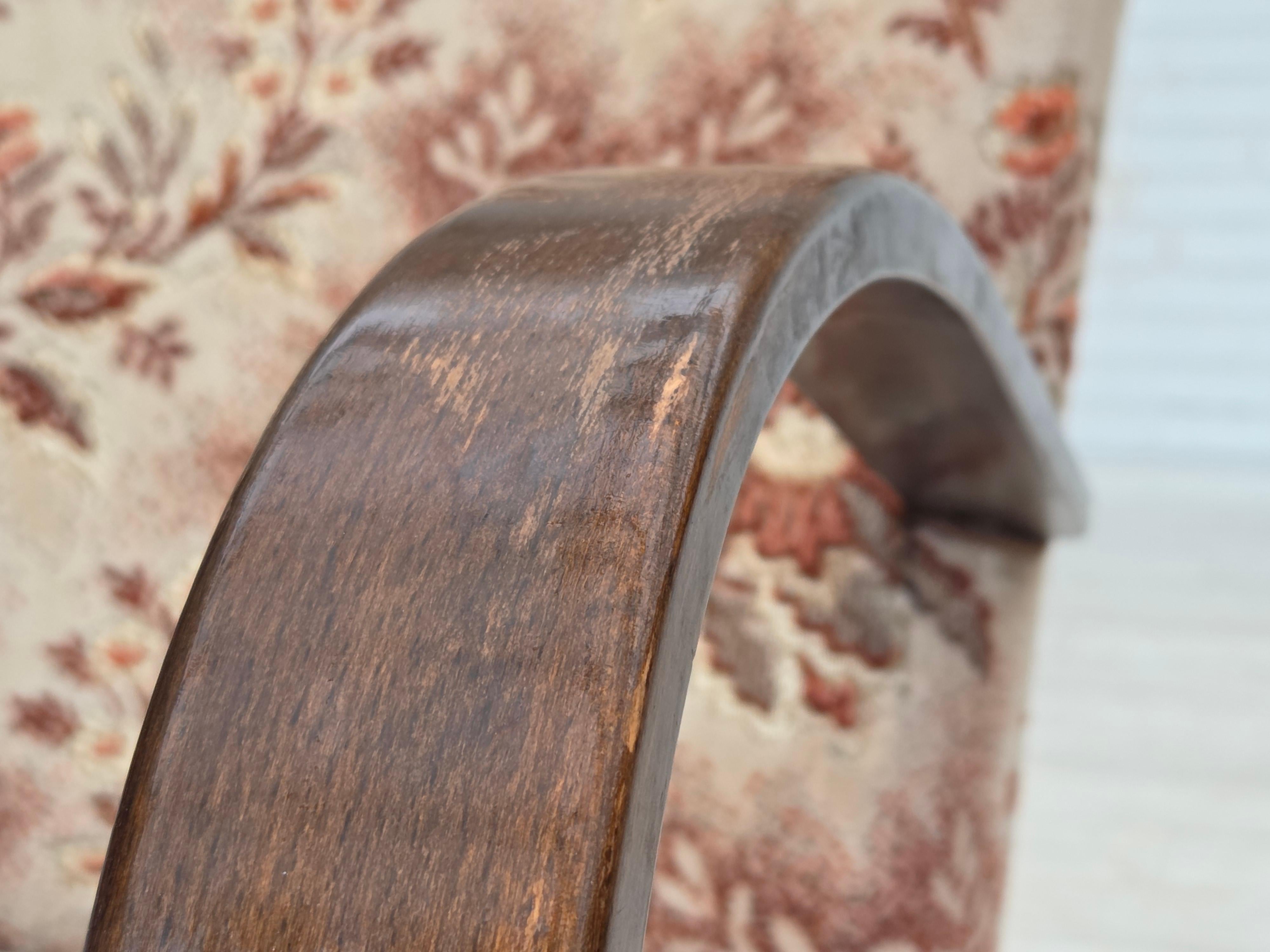1950er Jahre, dänischer Artdeco-Sessel, Veloursmöbel, Buchenholz, neu gepolstert. (Samt) im Angebot