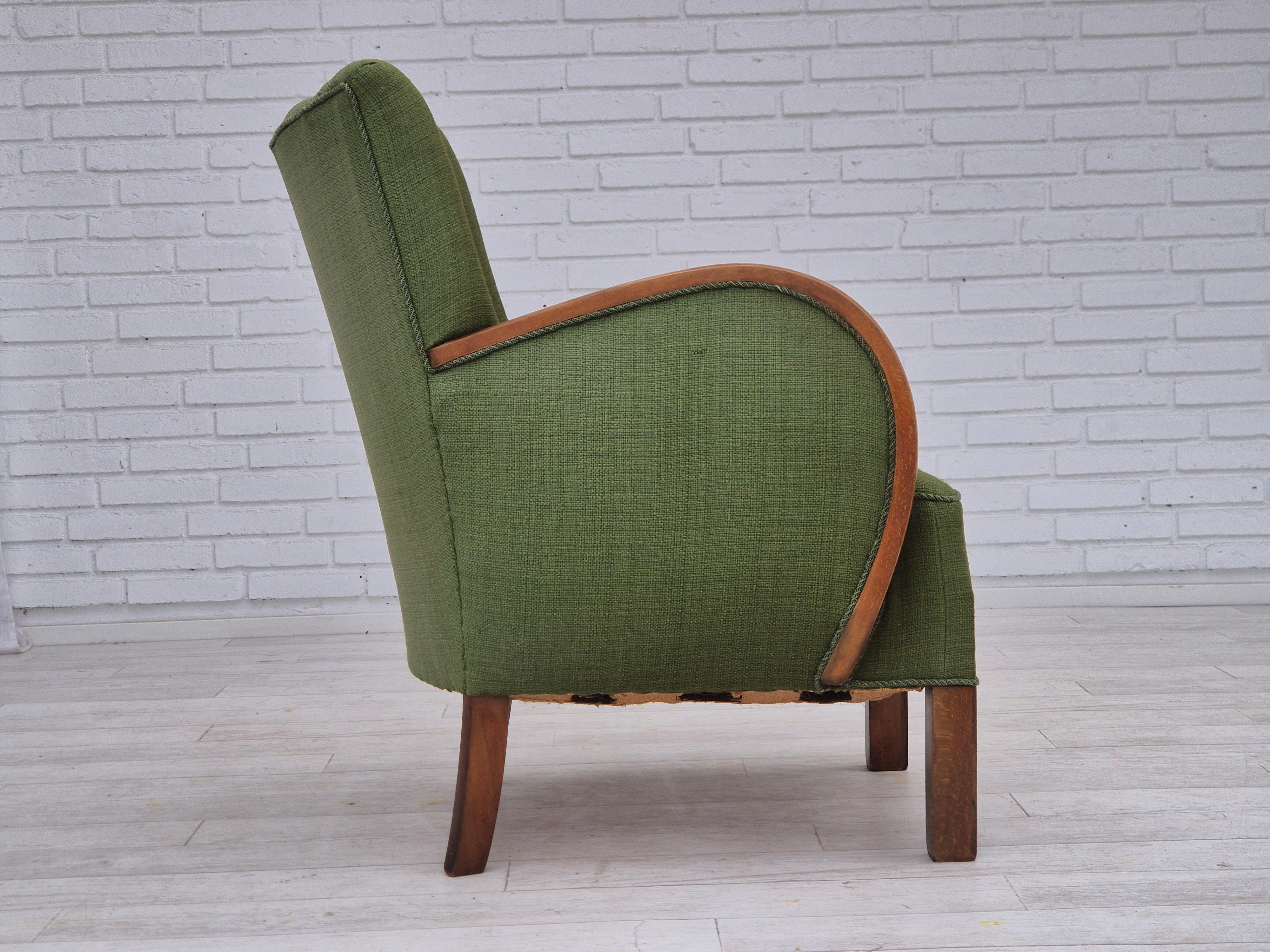 1950s, Danish artdeco armchair, green furniture wool, beech wood, original. In Good Condition For Sale In Tarm, 82