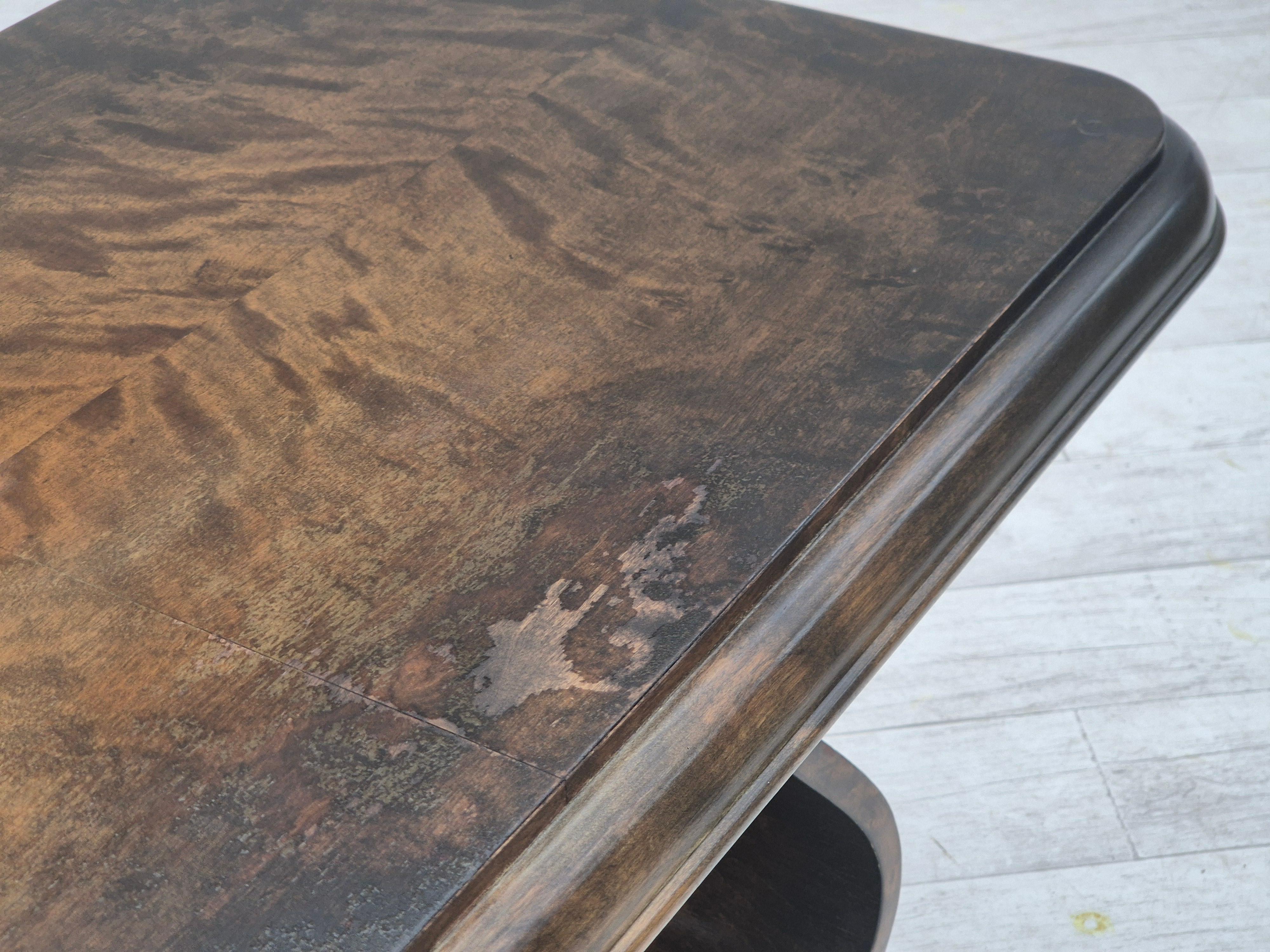 1950s, Table basse artdeco danoise avec étagère, bois de frêne. en vente 3