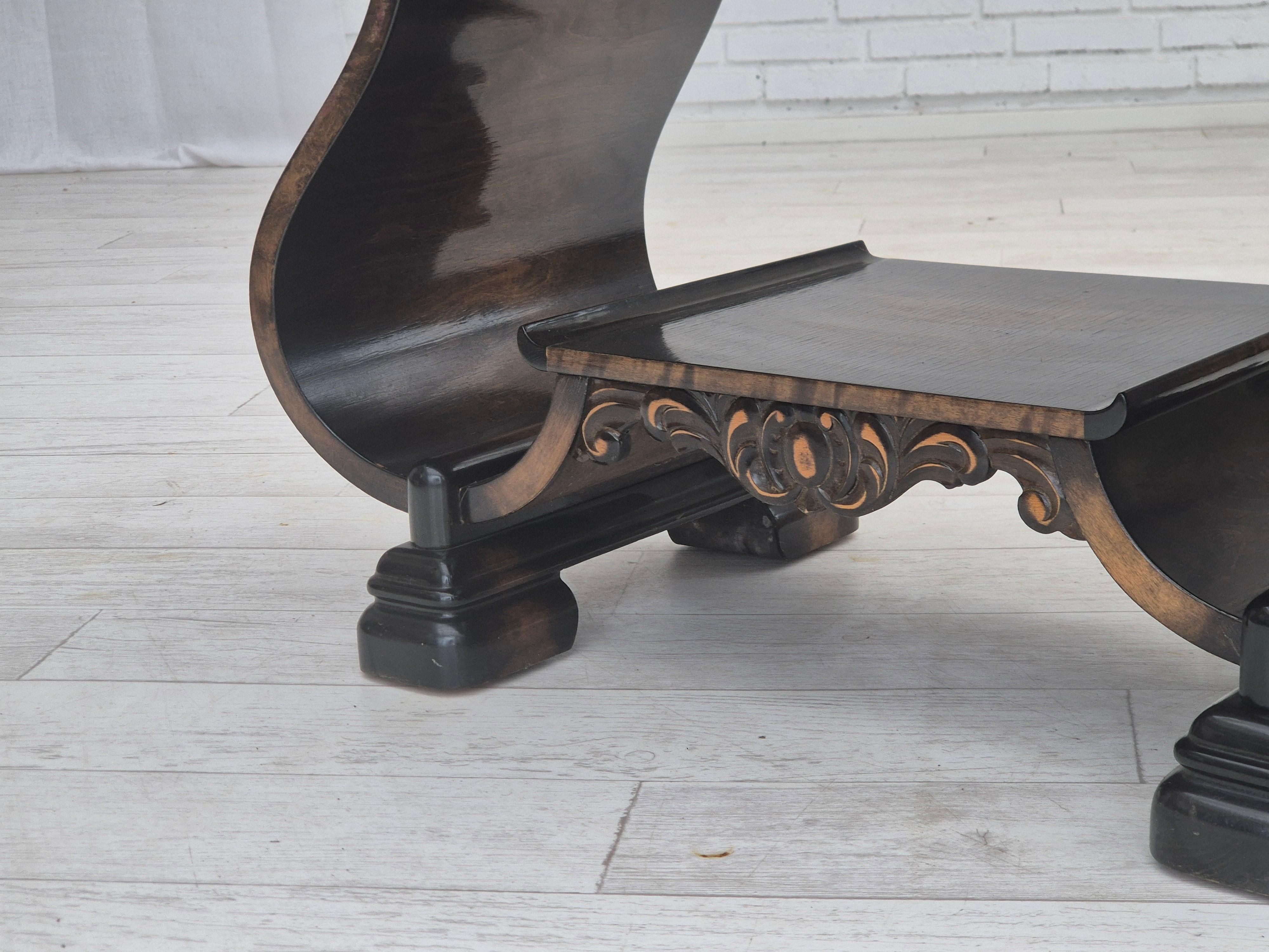 Danois 1950s, Table basse artdeco danoise avec étagère, bois de frêne. en vente