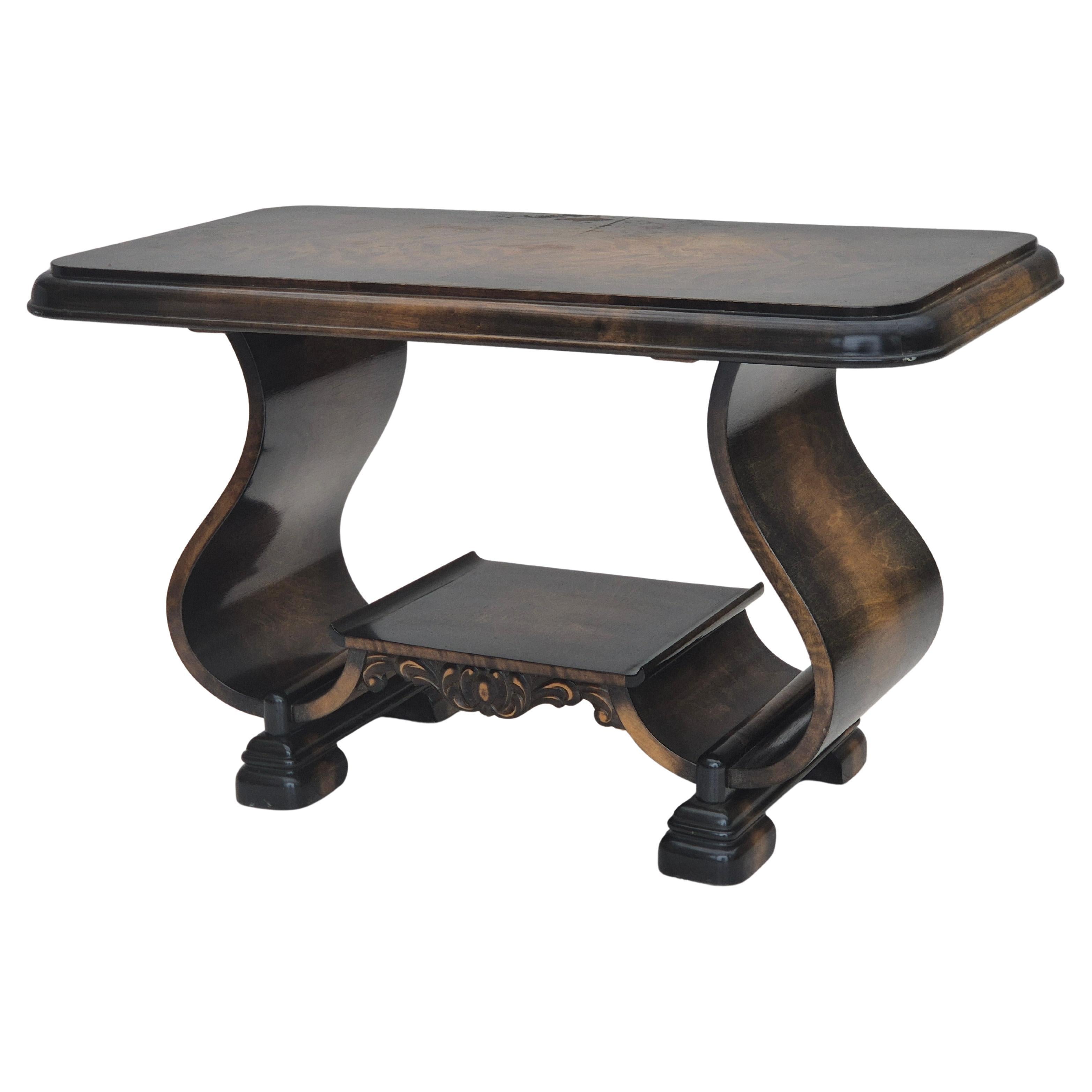 1950er Jahre, Dänischer Artdeco Couchtisch mit Regal, Eschenholz.
