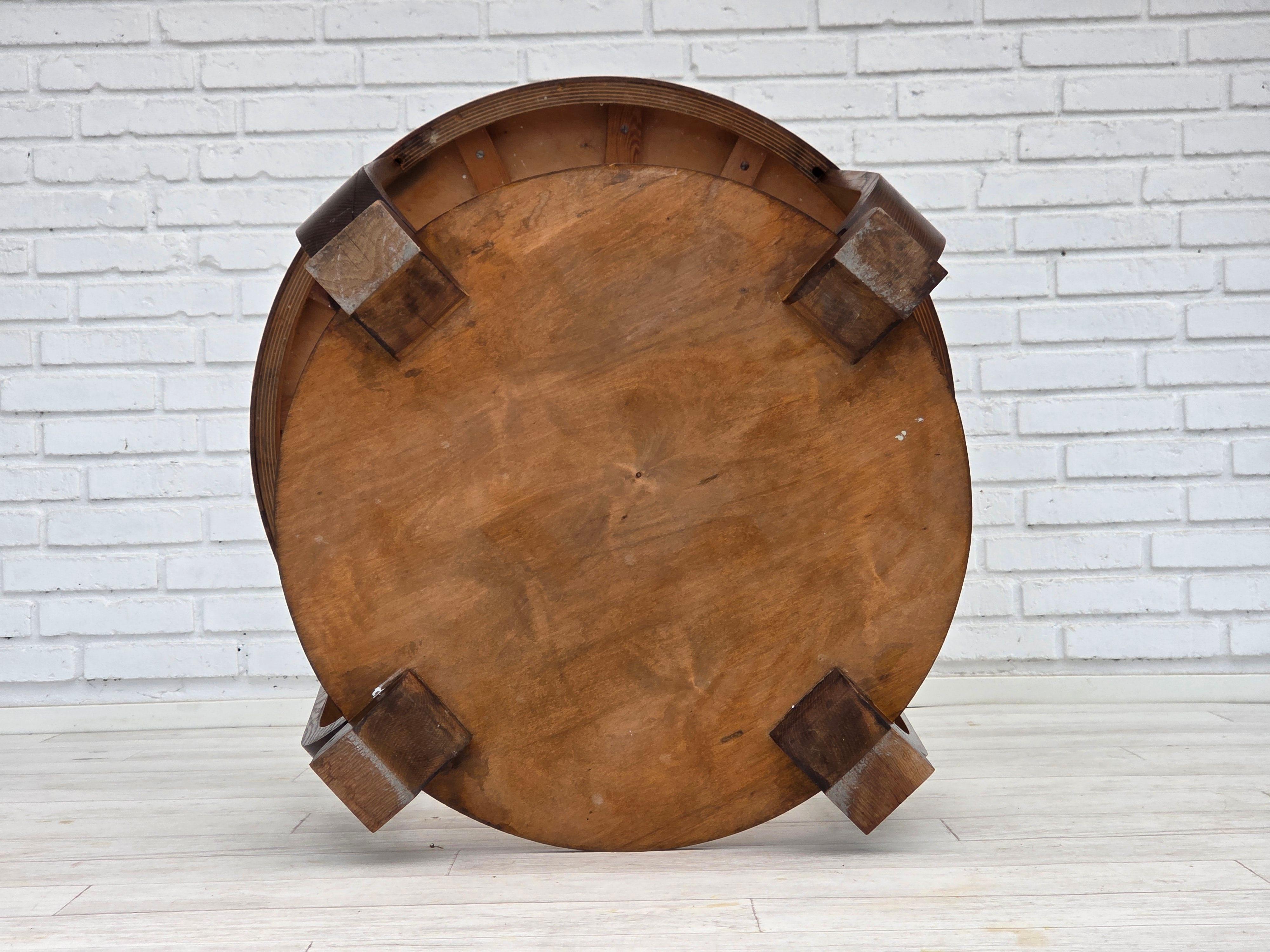 1950s, Table basse artdeco danoise avec étagère, bois de chêne. en vente 6