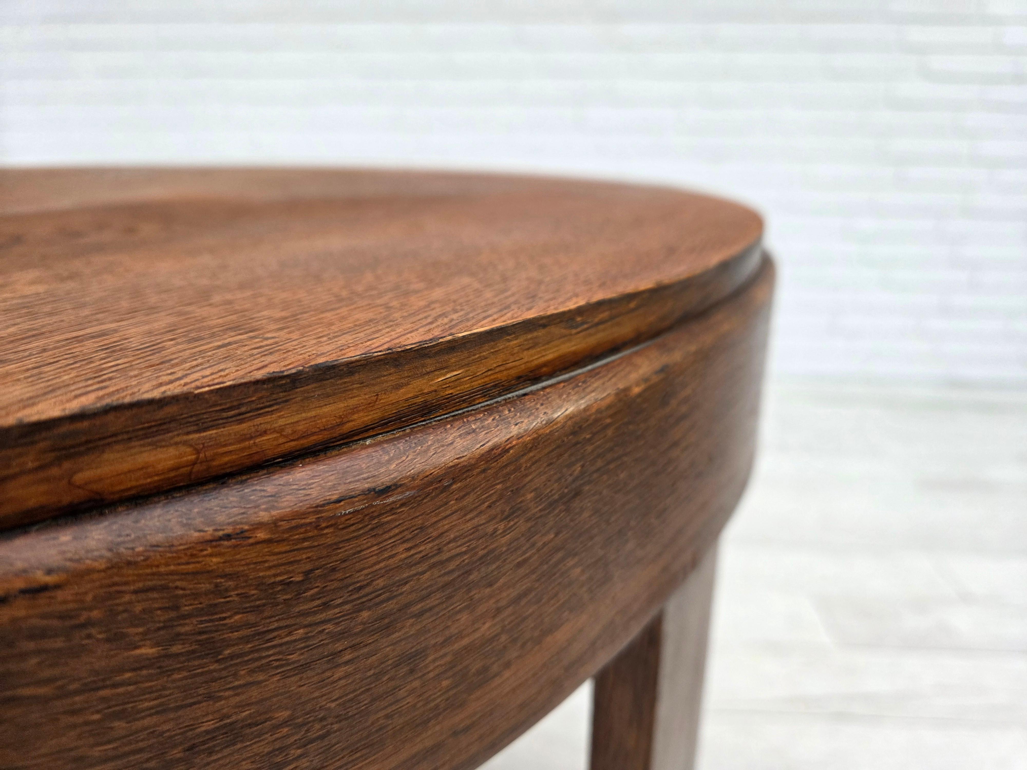 1950s, Table basse artdeco danoise avec étagère, bois de chêne. Bon état - En vente à Tarm, 82