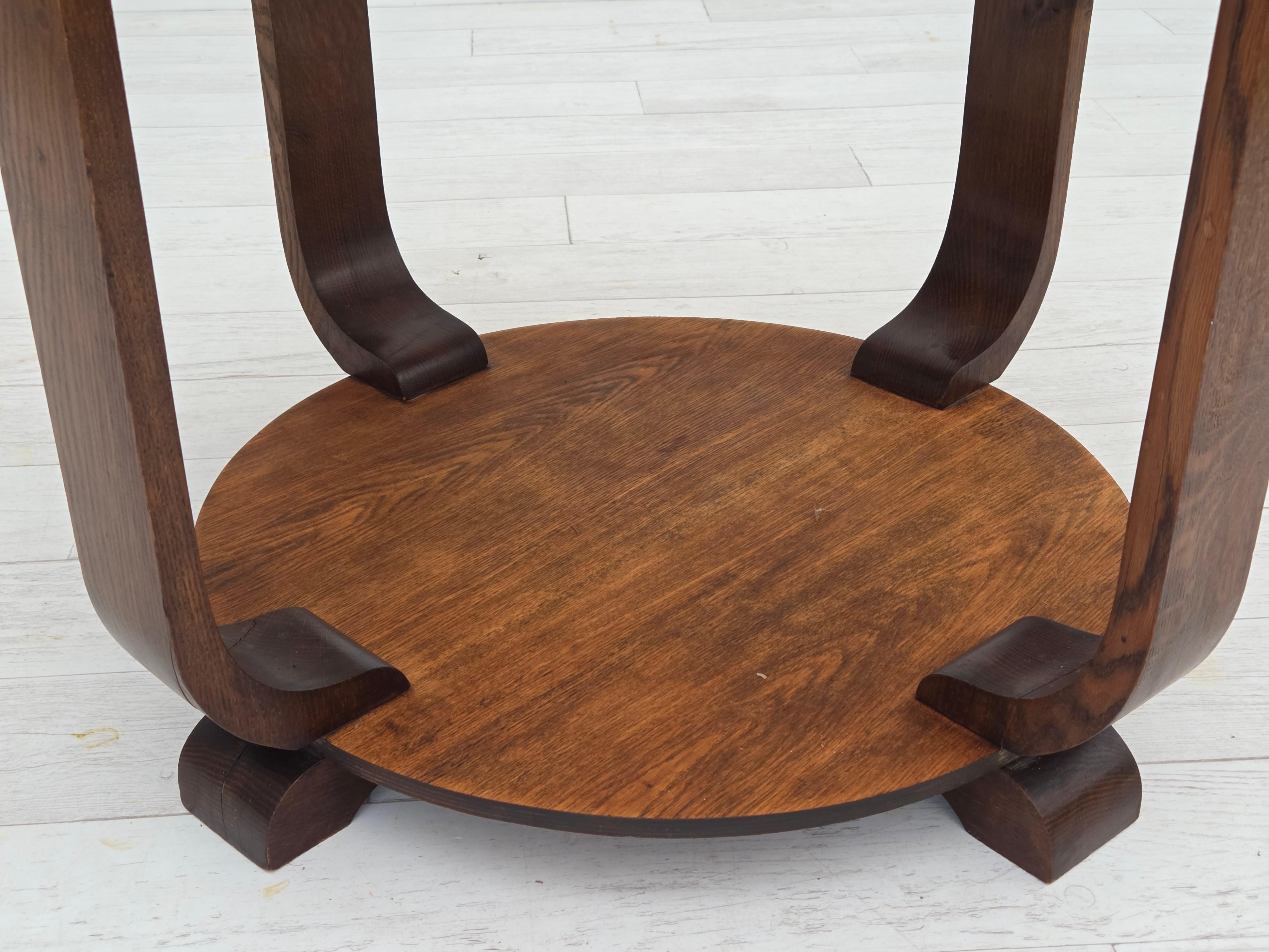 1950s, Table basse artdeco danoise avec étagère, bois de chêne. en vente 2