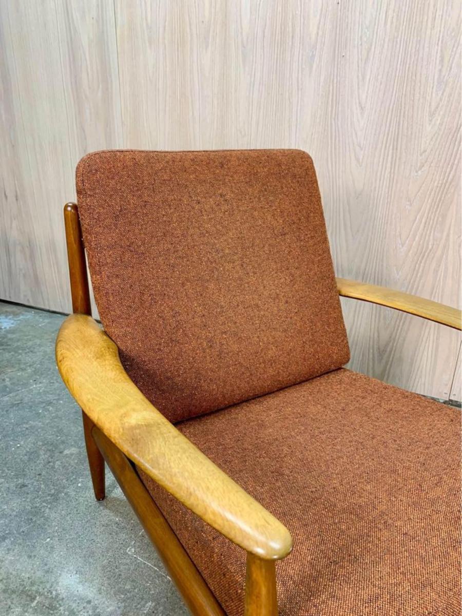 1950s Danish Beech Lounge Chair by Grete Jalk In Excellent Condition In Victoria, BC