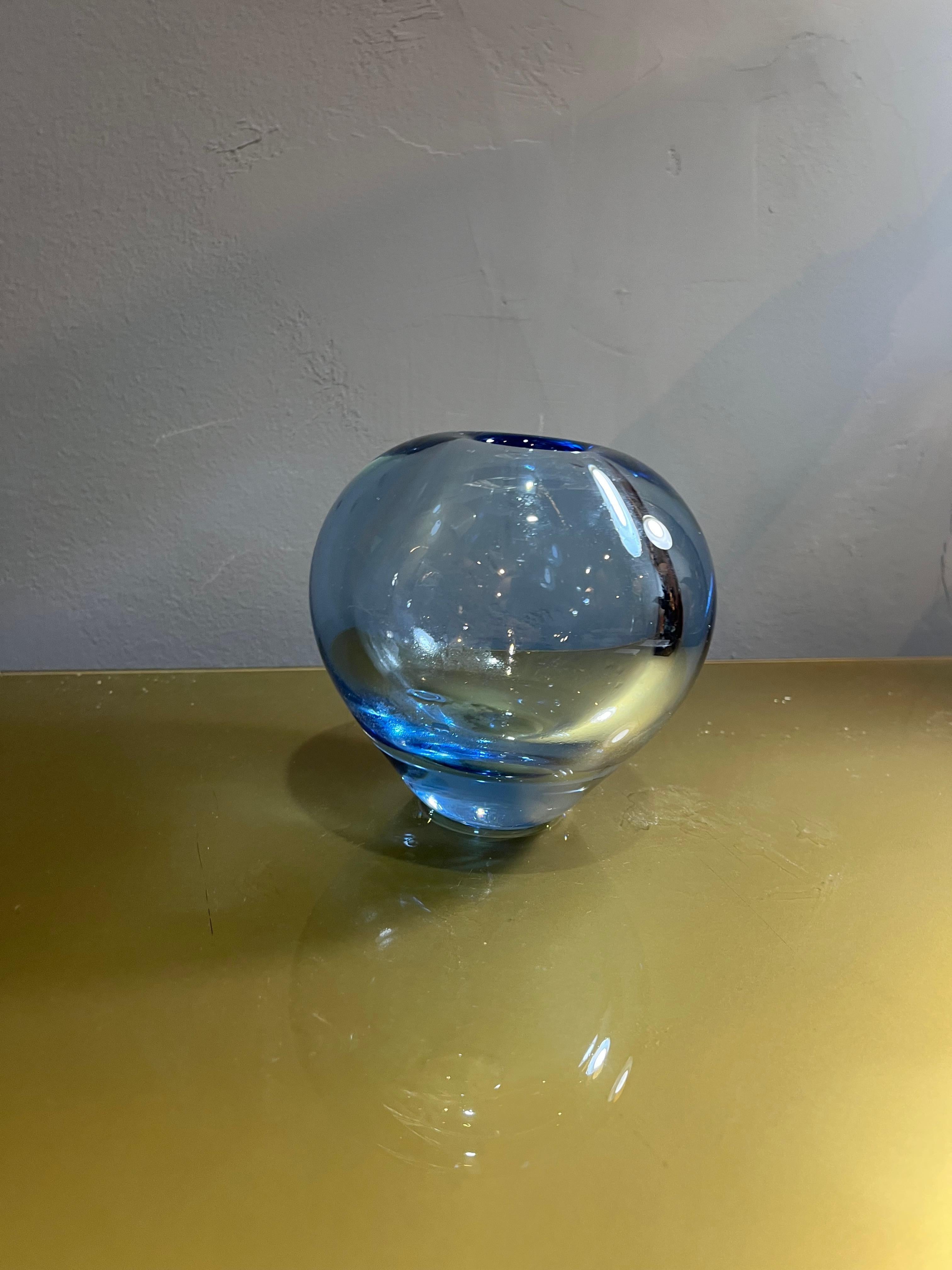 1950s Danish blown glass vase by Per Lutken for Holmegaard In condizioni buone in vendita a Catania, IT