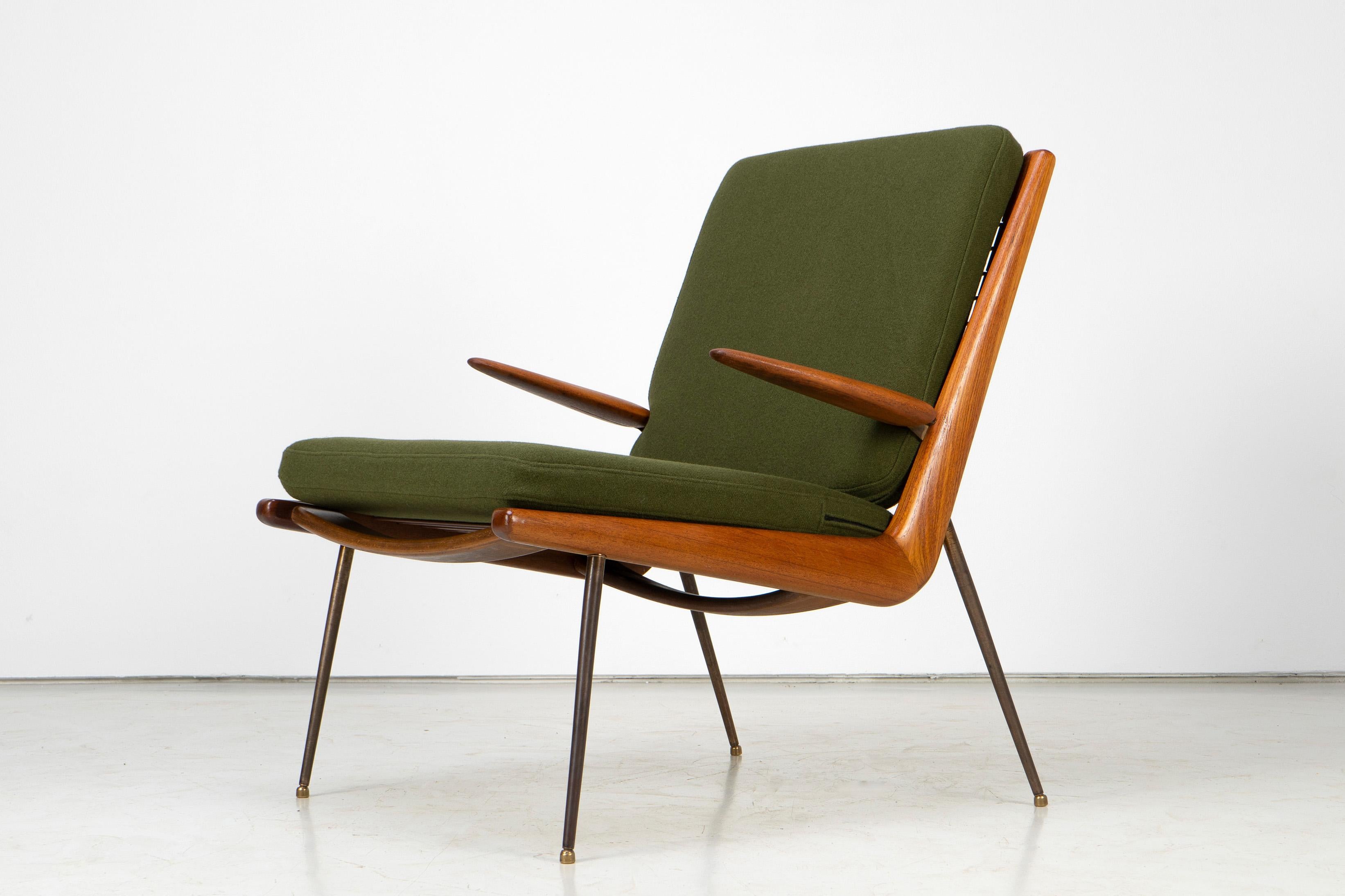 Filigree easy chair in teak with brass legs, designed by Peter Hvidt and Orla Molgaard Nielsen, produced by France & Daverkosen. The chair is in excellent, used condition. The upholstery has been renewed with fabric by Kvadrat. Labeled on the frame.