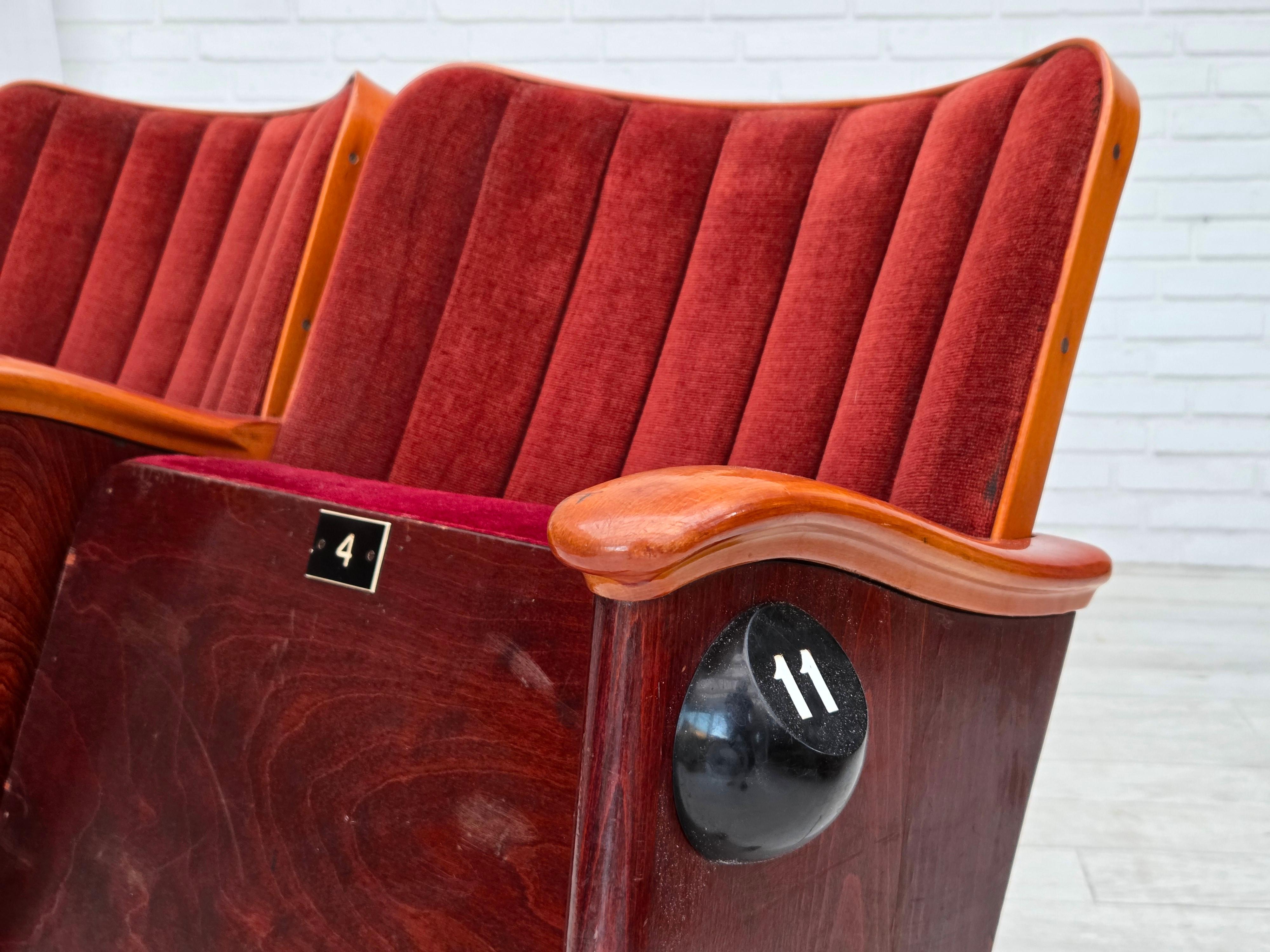 Fauteuils de cinéma danois des années 1950, meubles en velours, état d'origine. en vente 6