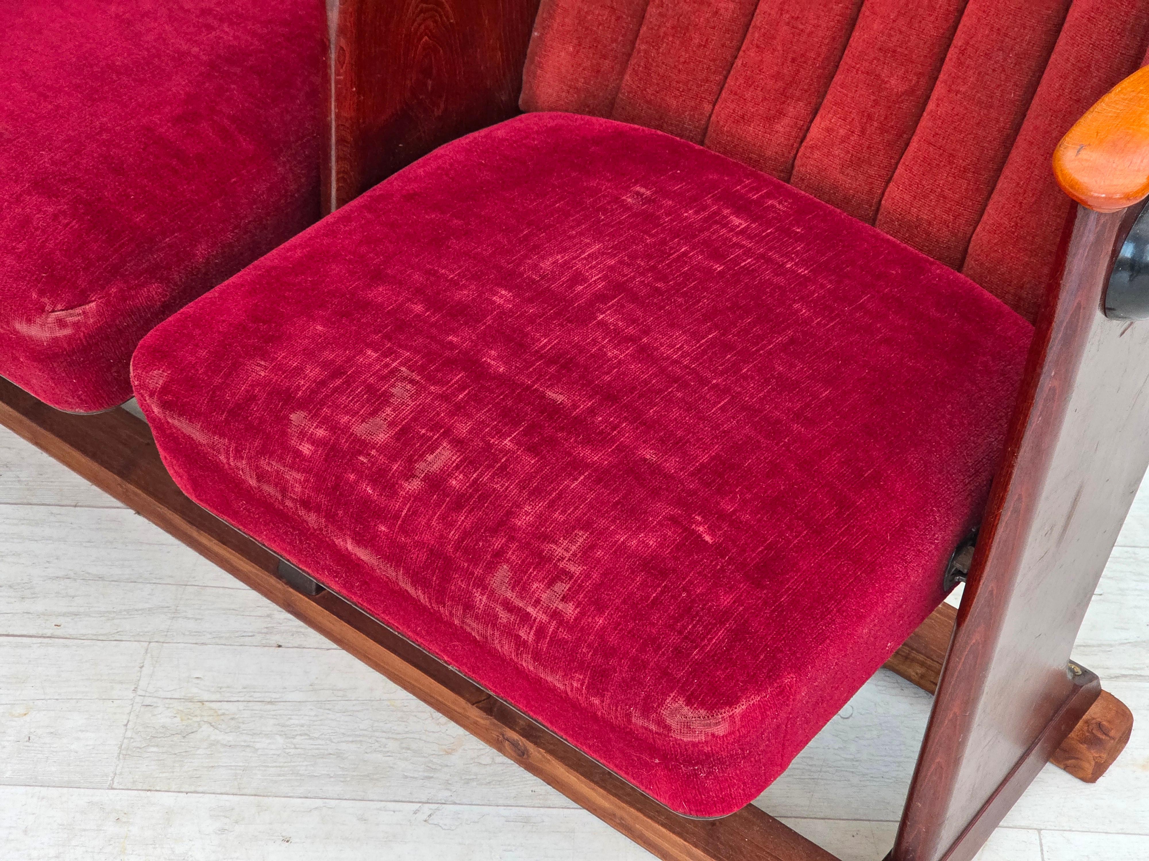 Fauteuils de cinéma danois des années 1950, meubles en velours, état d'origine. en vente 12