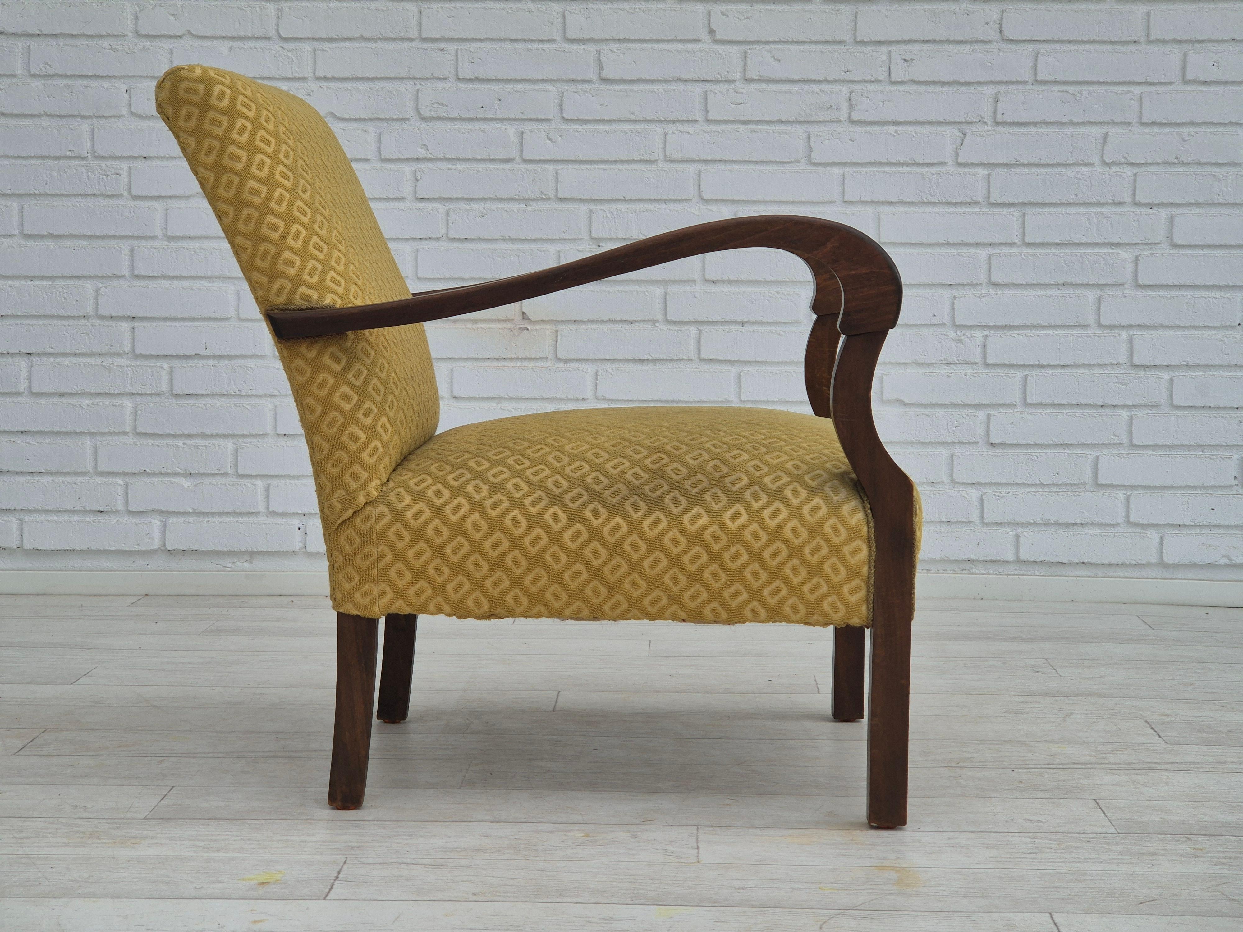 1950s, Danish design, armchair in original condition, furniture cotton/ wool. In Good Condition For Sale In Tarm, 82