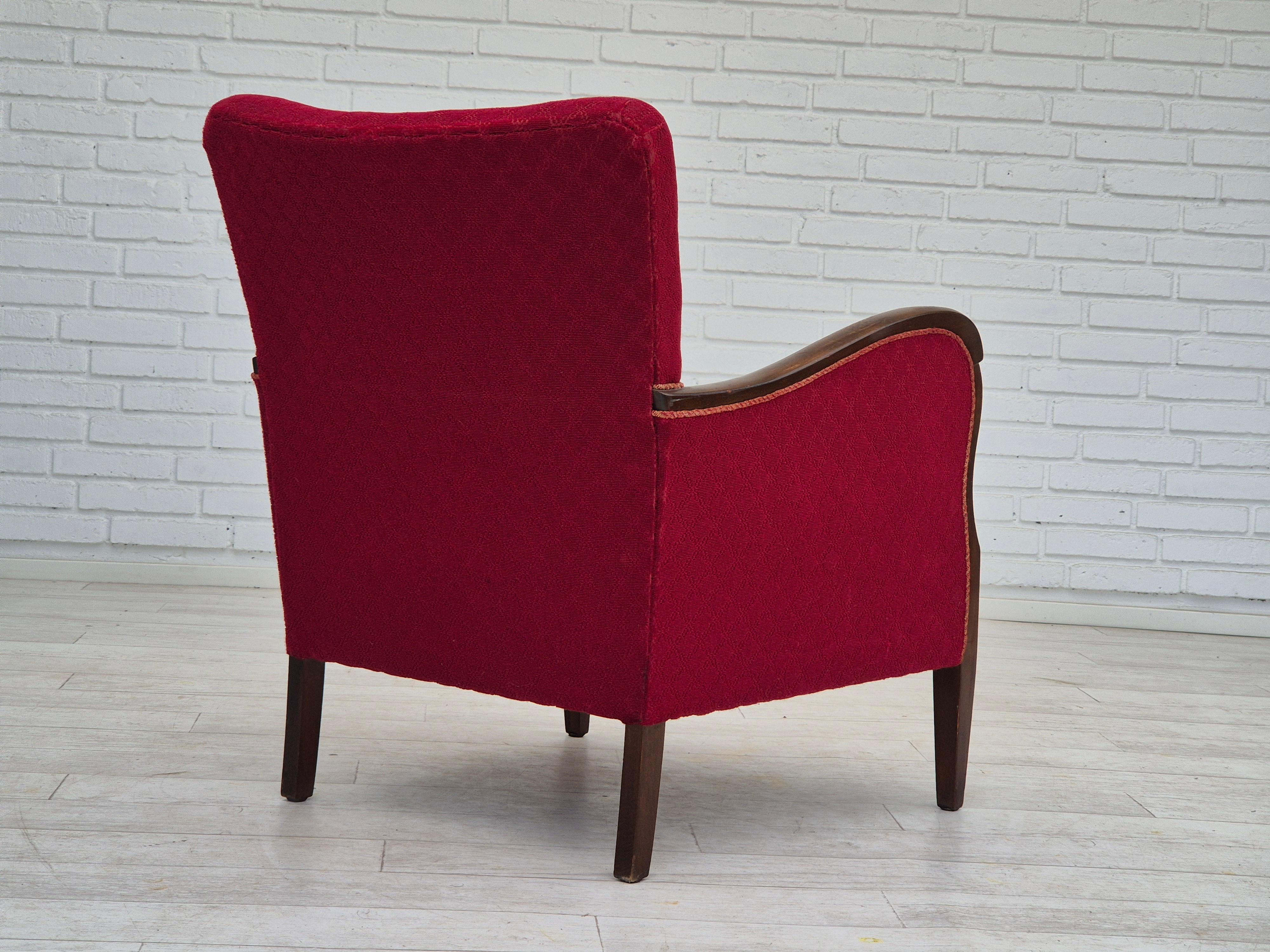 Années 50, Design/One, fauteuil, état d'origine, tissu coton-laine rouge. en vente 10