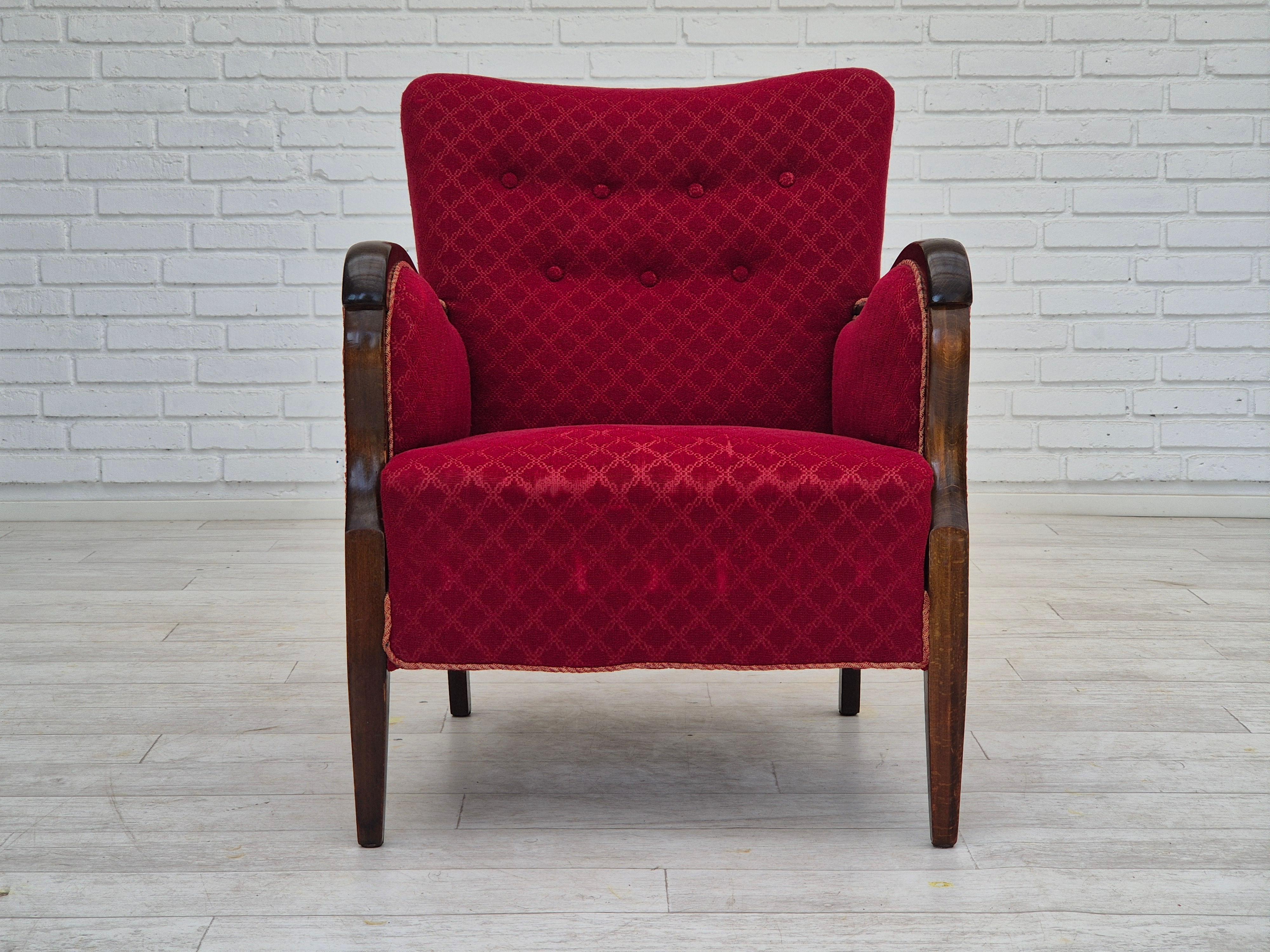 Scandinave moderne Années 50, Design/One, fauteuil, état d'origine, tissu coton-laine rouge. en vente