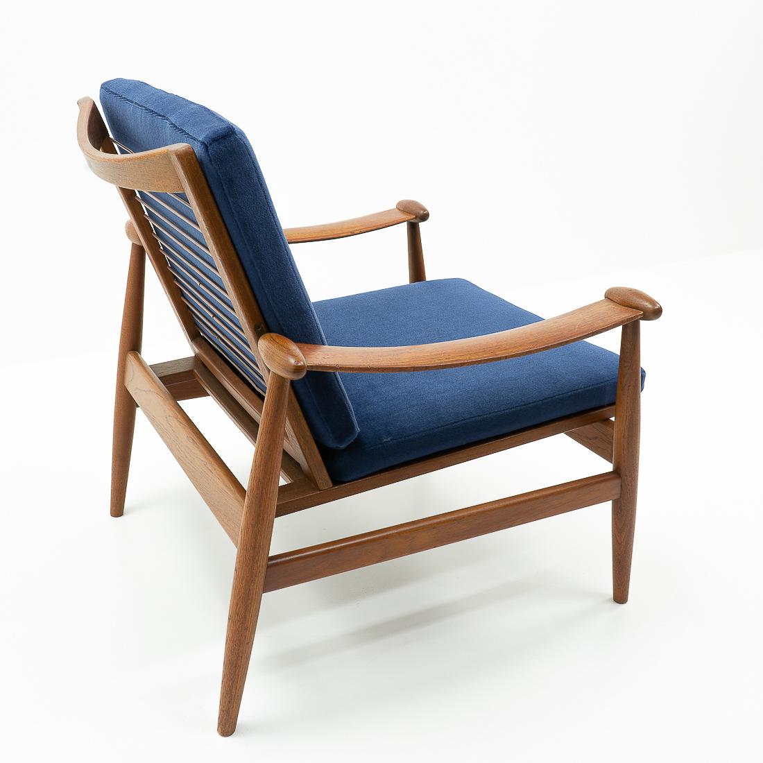 1950s Danish Design Classic Finn Juhl “Spade” Armchair, Upholstered in Mohair In Good Condition For Sale In Renens, CH