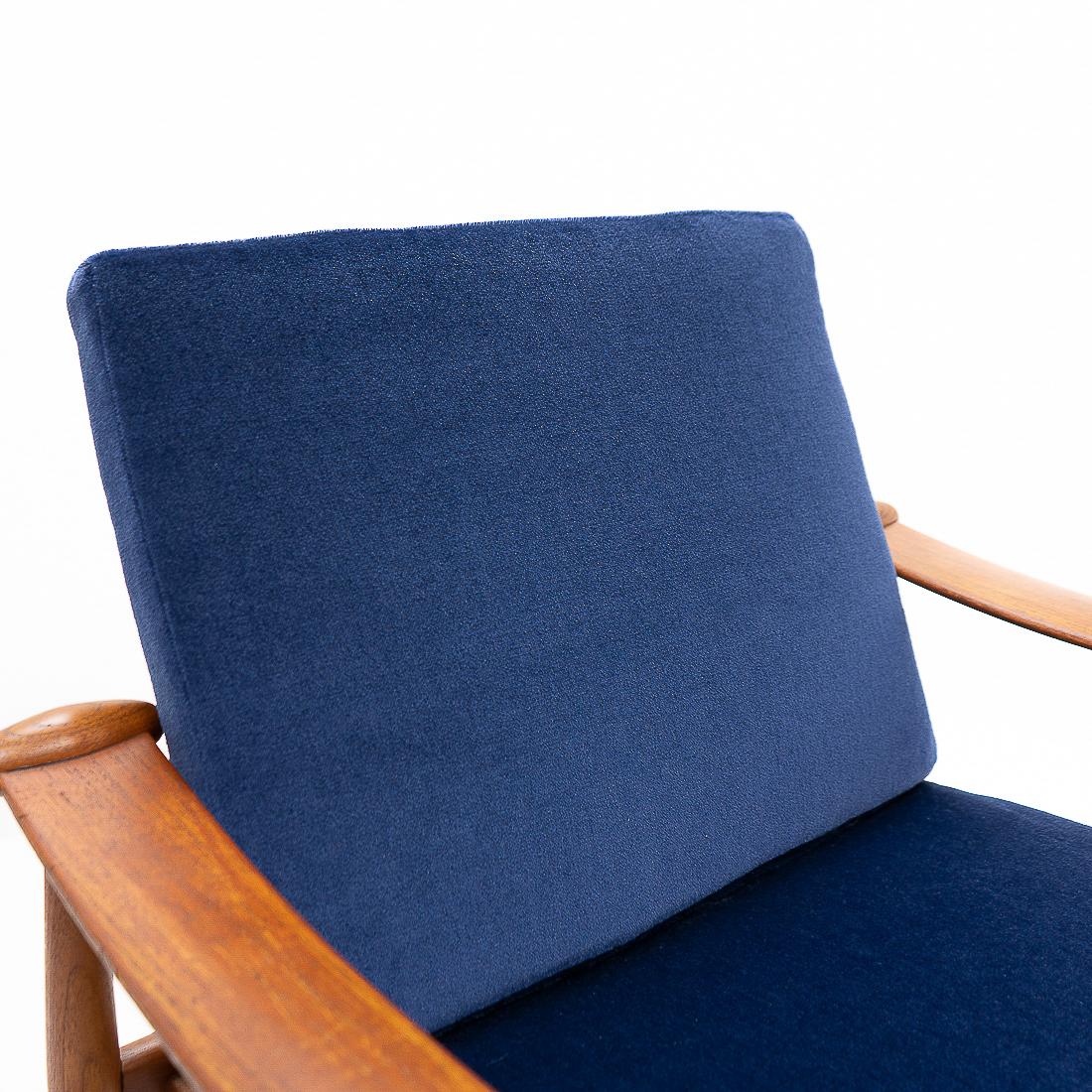 1950s Danish Design Classic Finn Juhl “Spade” Armchair, Upholstered in Mohair For Sale 4