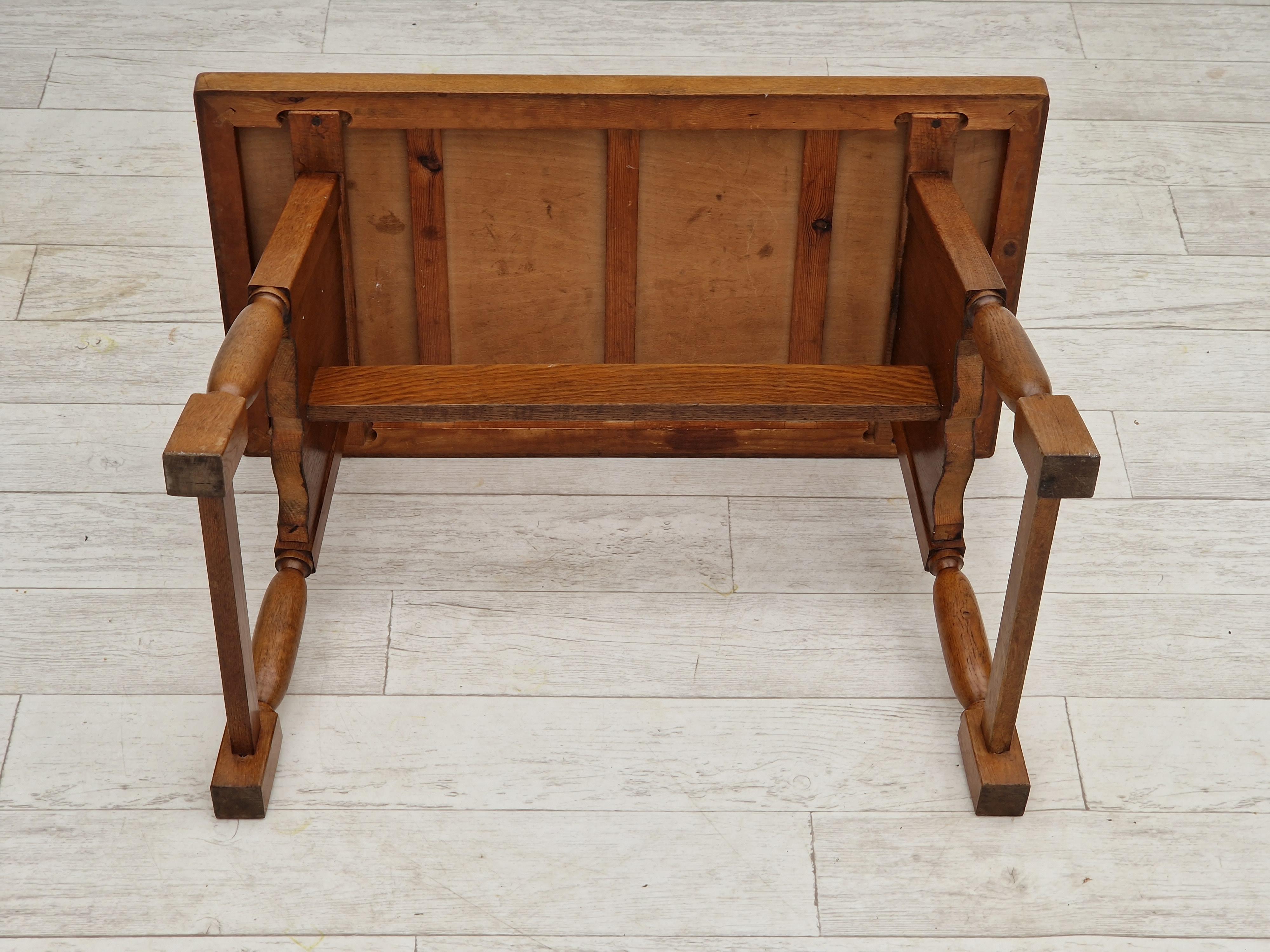 1950s, Danish Design, Oak Wood Coffee Table, Original Condition For Sale 7