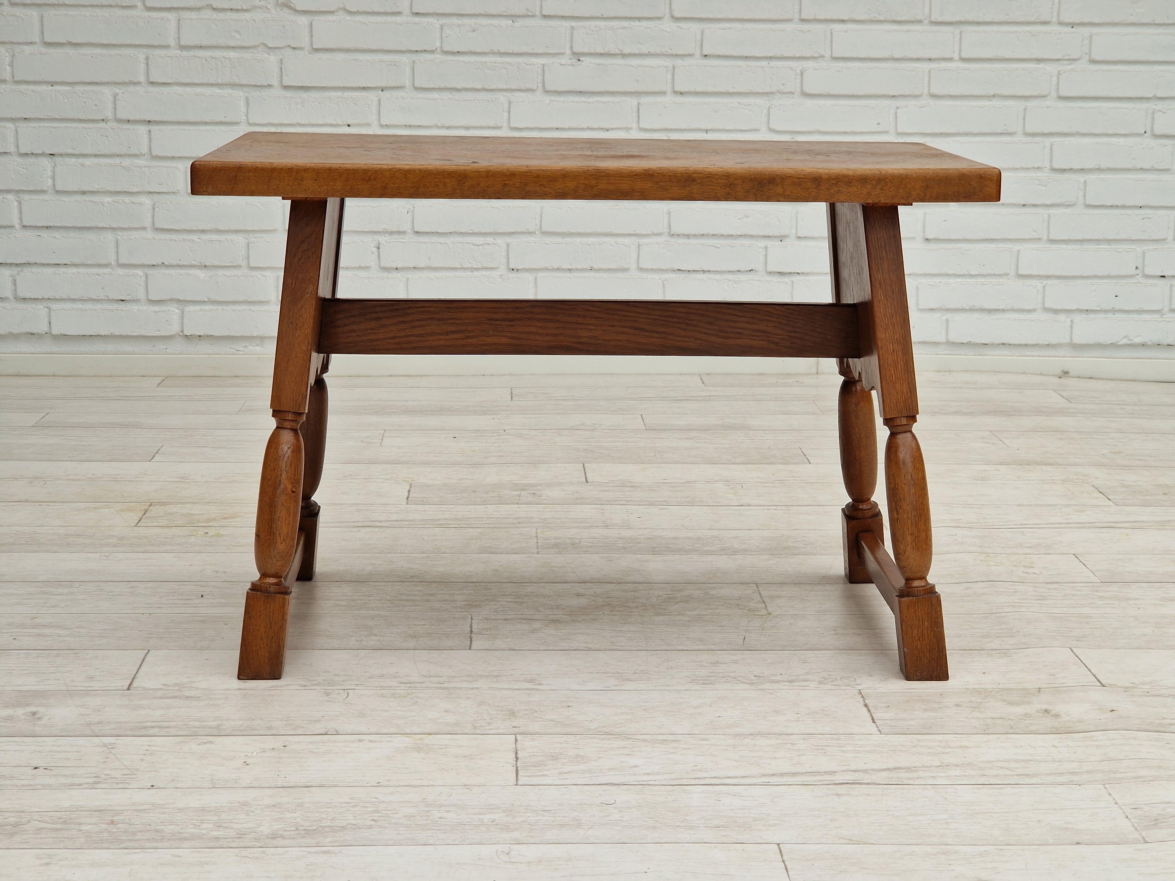 Scandinavian Modern 1950s, Danish Design, Oak Wood Coffee Table, Original Condition For Sale