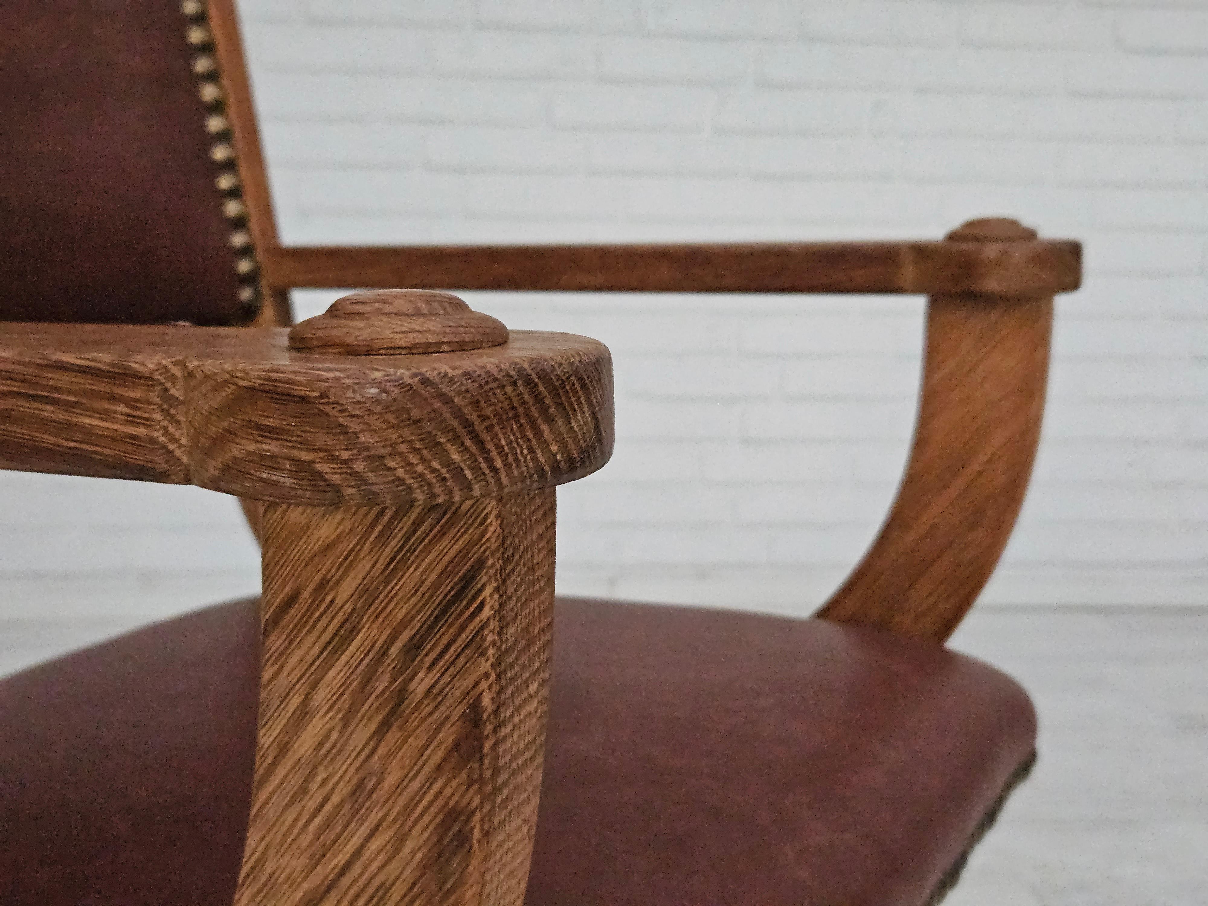 1950s, Danish design, reupholstered armchair, natural brown leather, oak wood. In Good Condition For Sale In Tarm, 82