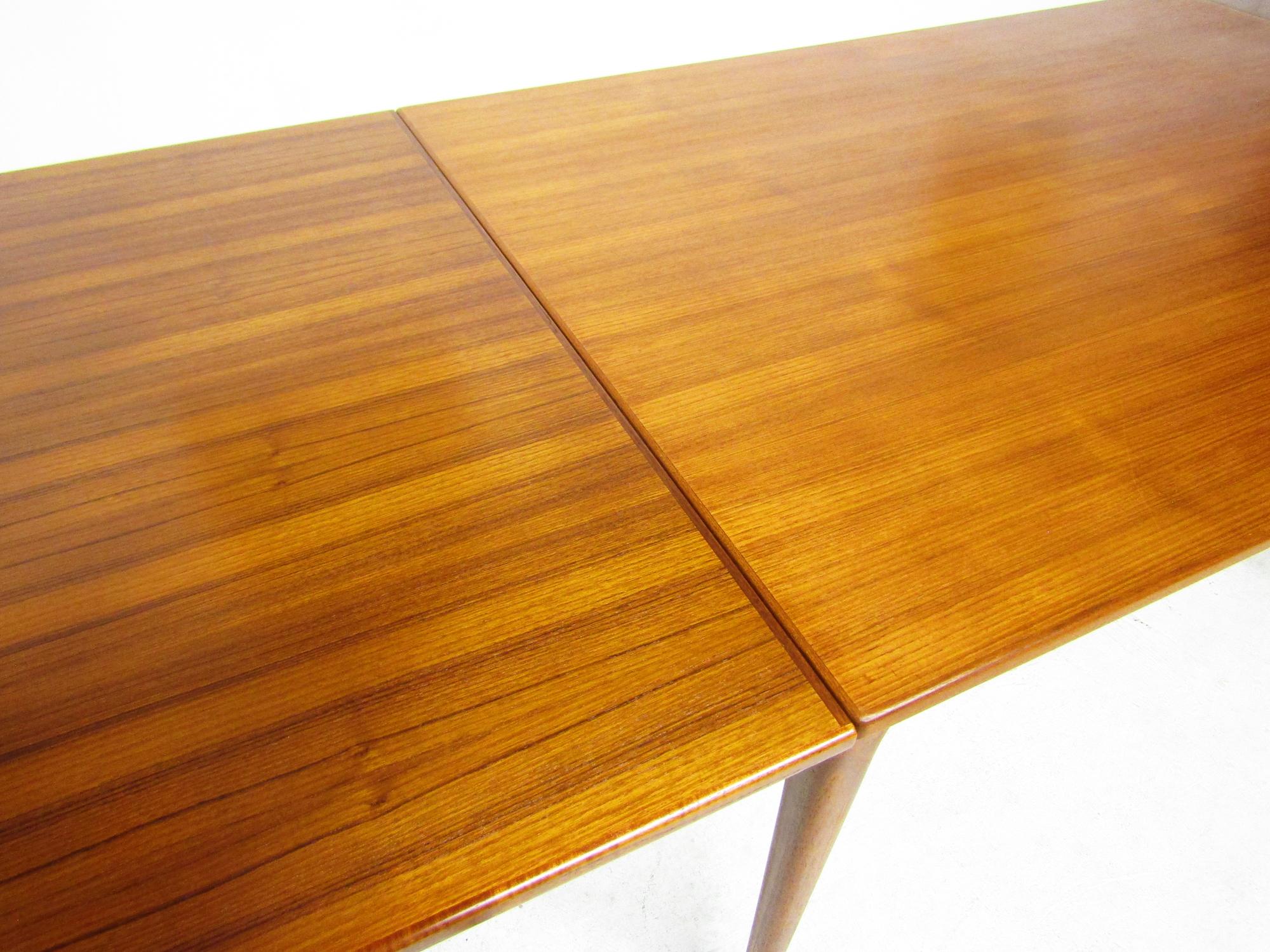 1950s Danish Extending 
