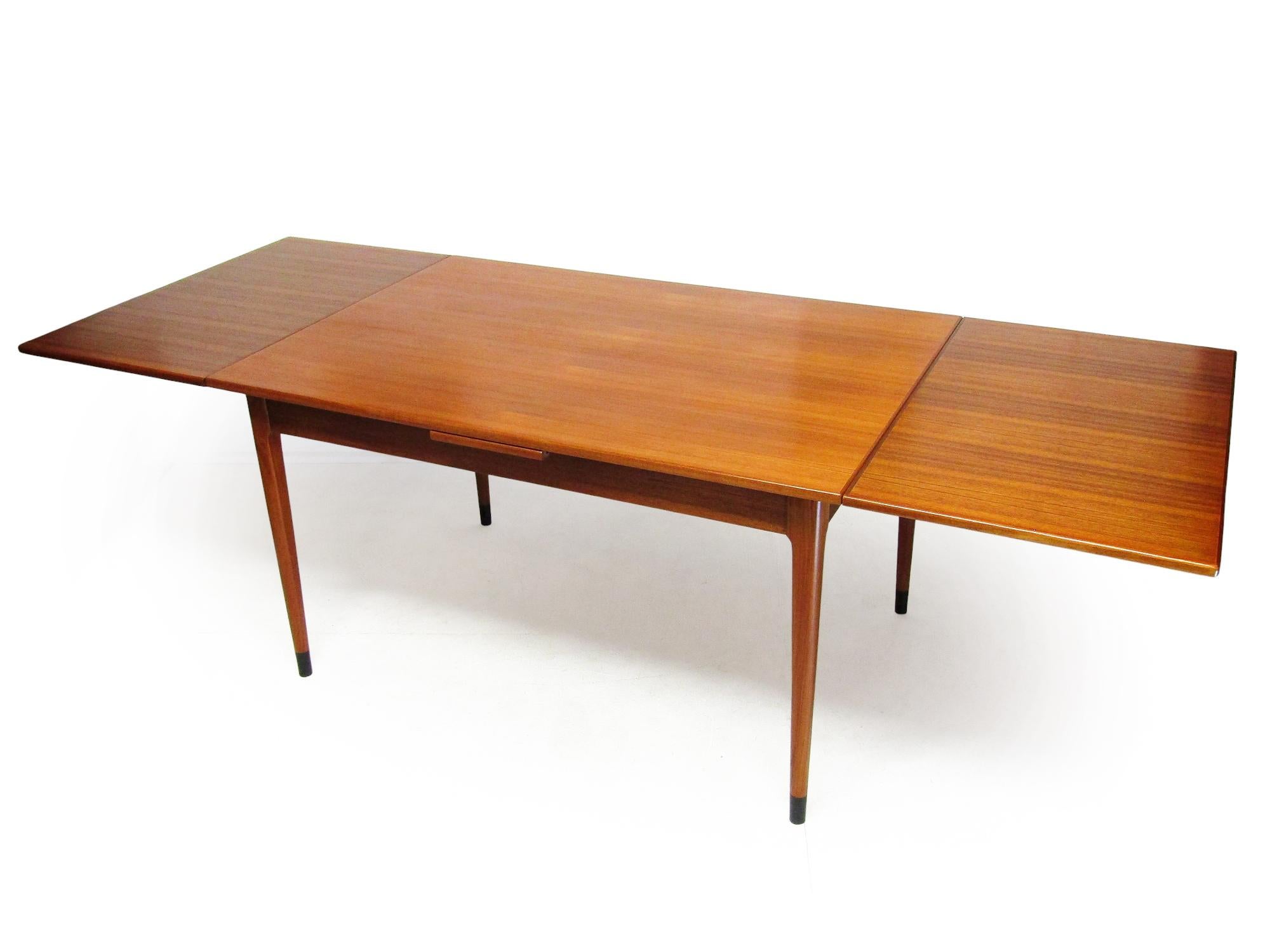 1950s Danish Extending 
