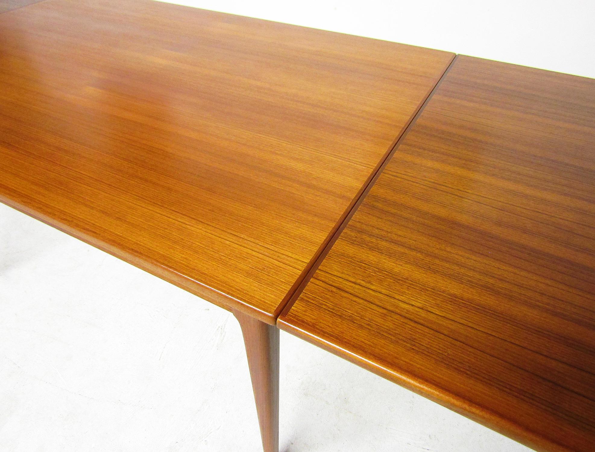 1950s Danish Extending 