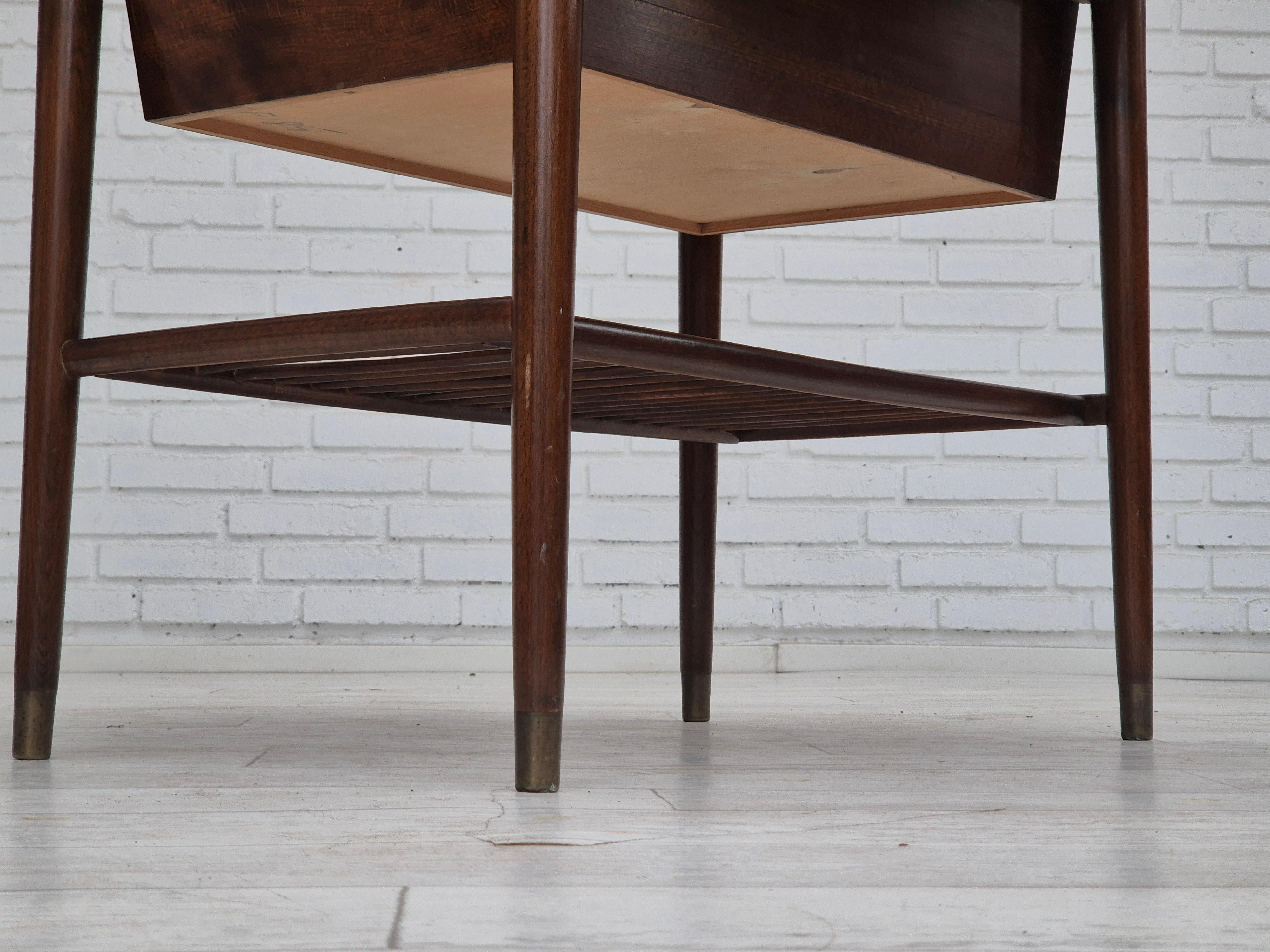 1950s, Danish foldable coffee table with drawer and shelf, original condition. For Sale 5