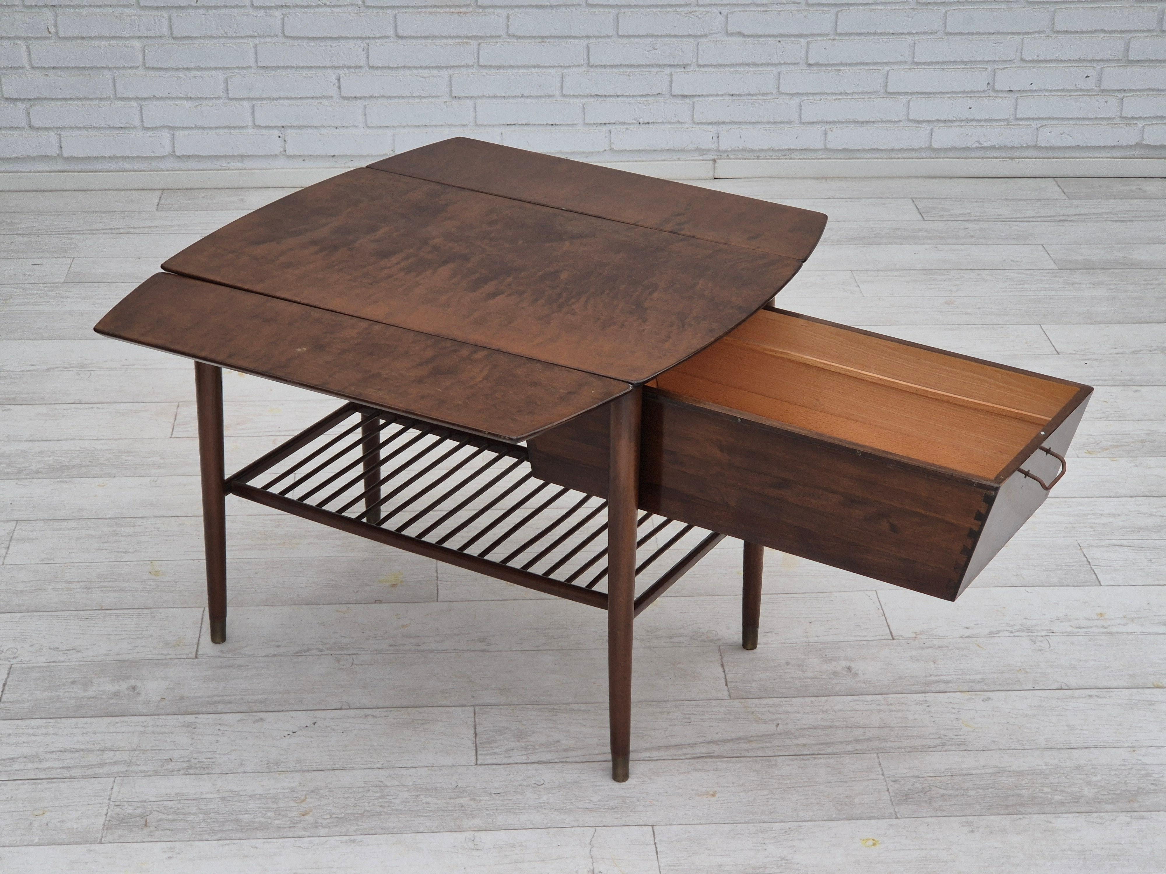 1950s, Danish foldable coffee table with drawer and shelf, original condition. For Sale 7