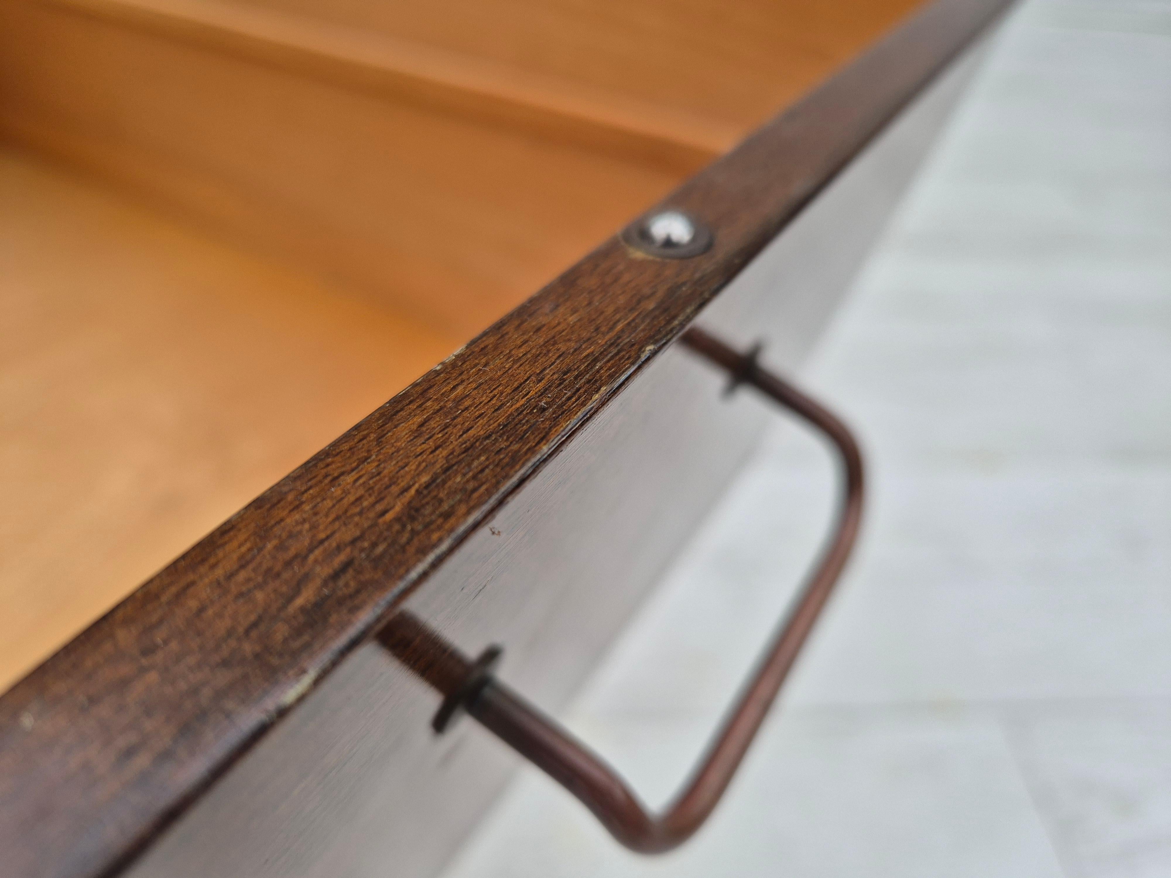 1950s, Danish foldable coffee table with drawer and shelf, original condition. For Sale 8