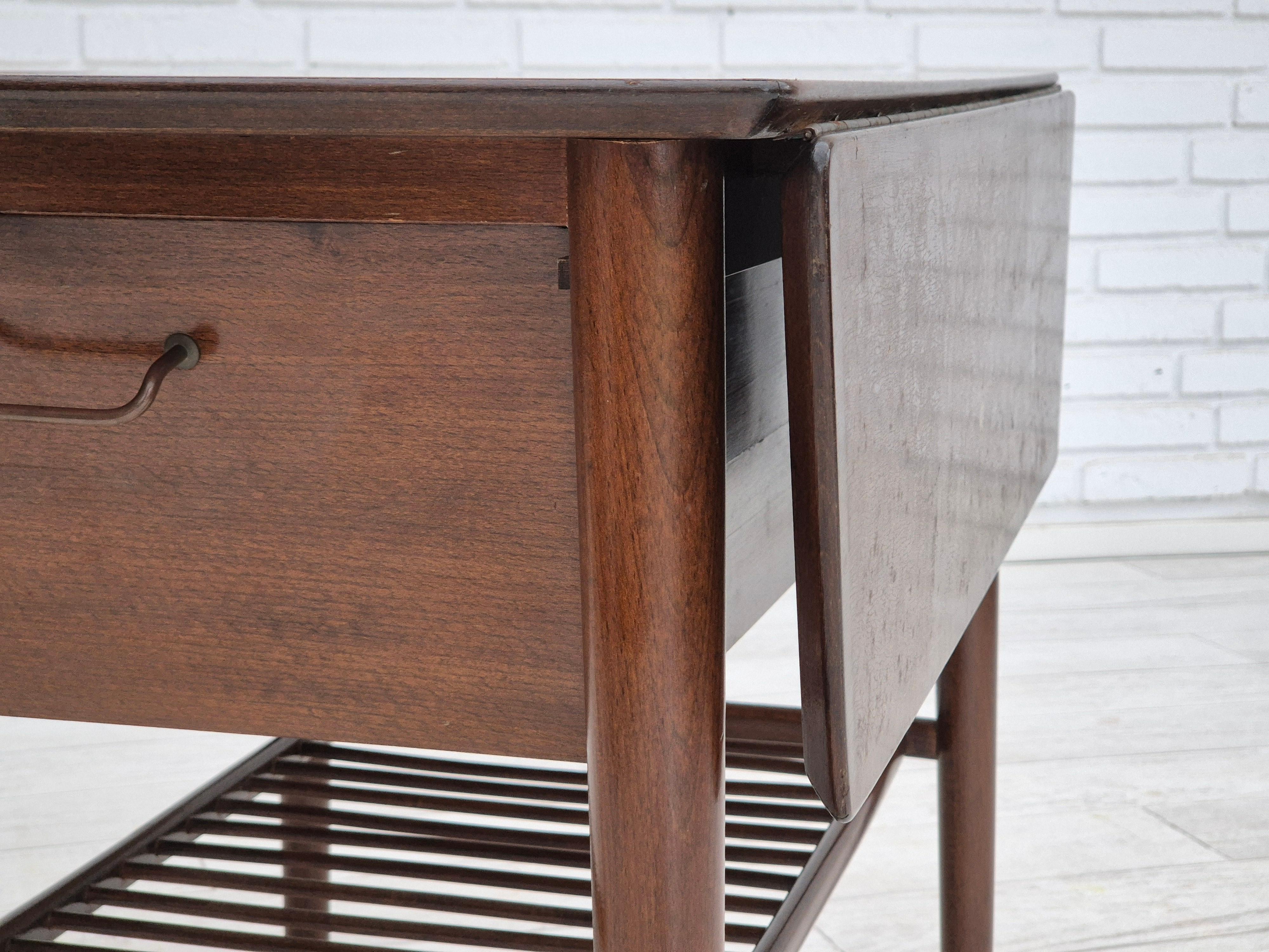 1950s, Danish foldable coffee table with drawer and shelf, original condition. For Sale 10