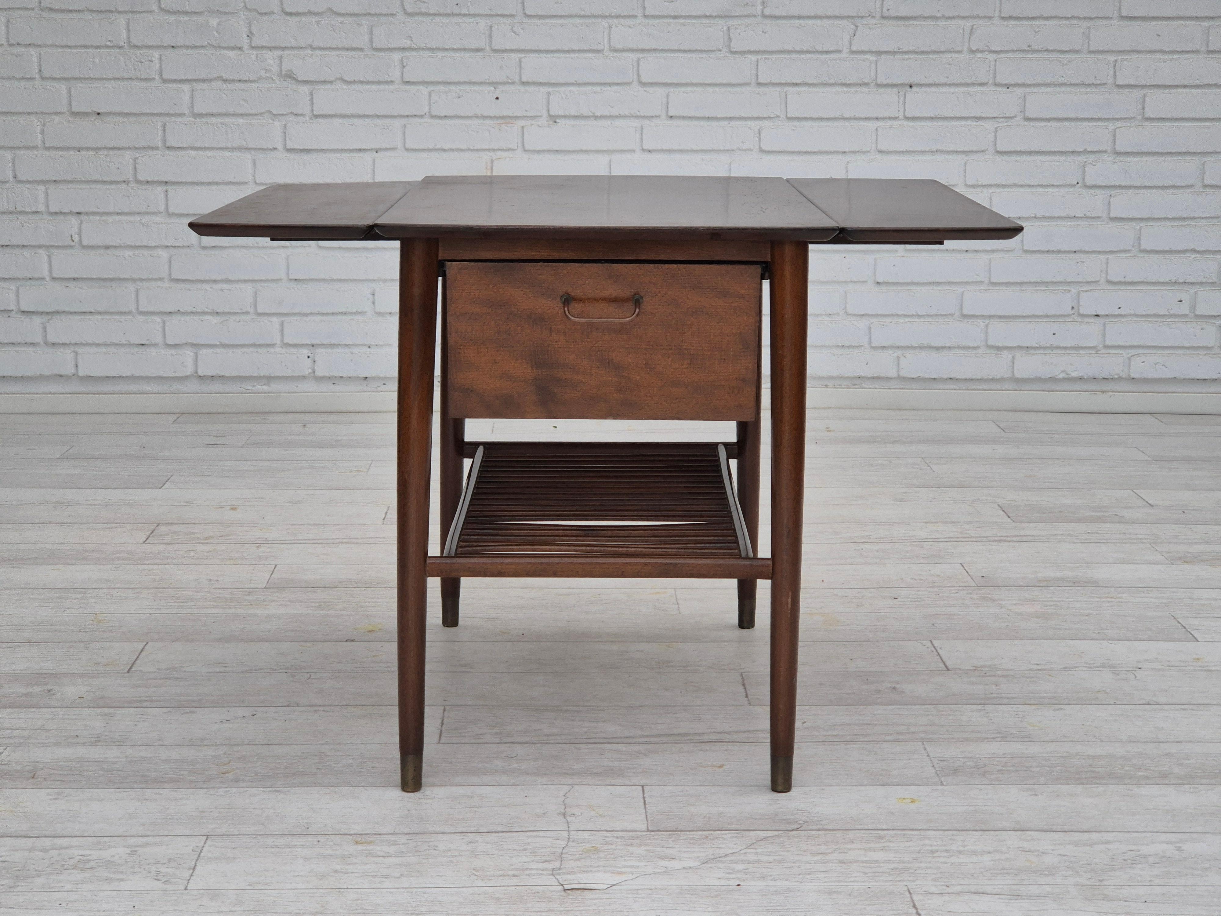 1950s, Danish foldable coffee table with drawer and shelf, original condition. In Good Condition For Sale In Tarm, 82