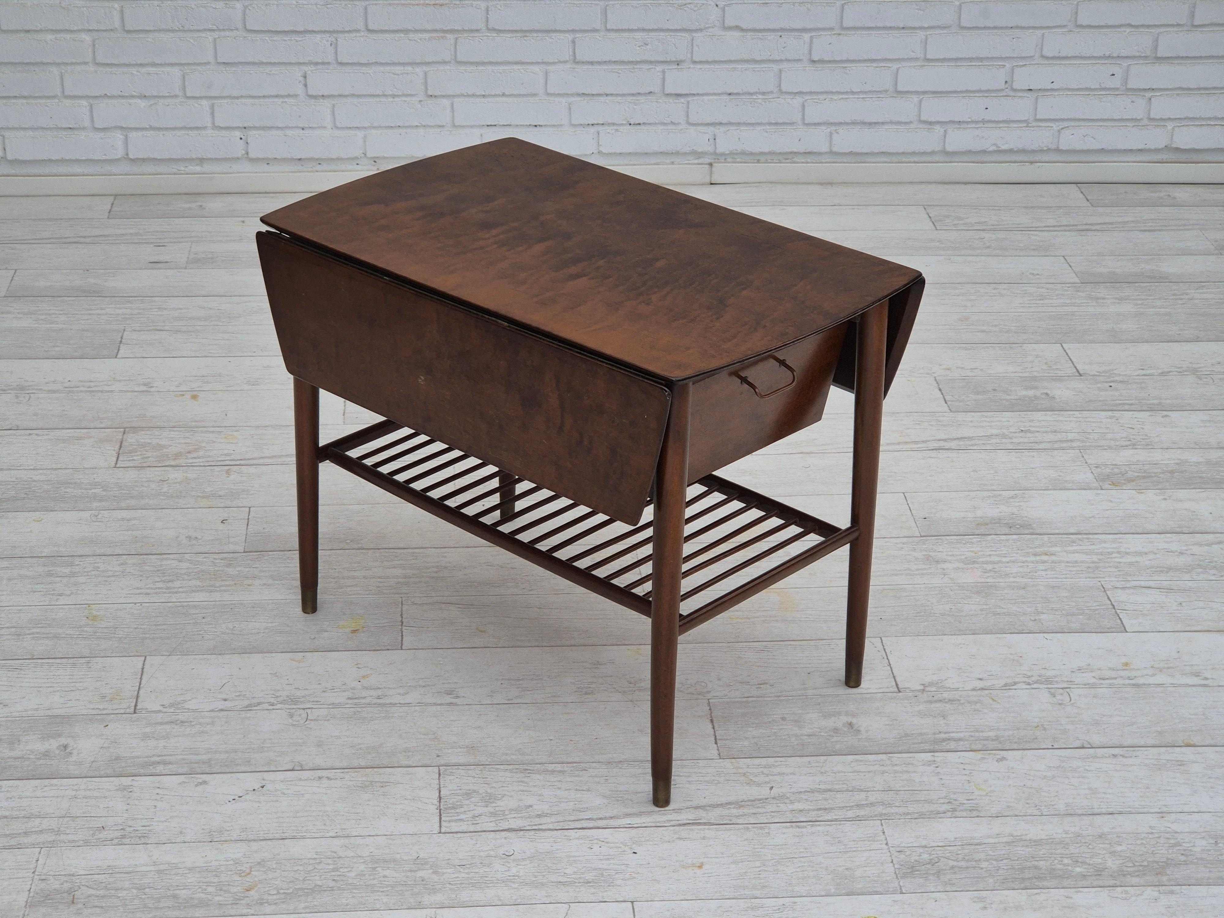 1950s, Danish foldable coffee table with drawer and shelf, original condition. For Sale 1