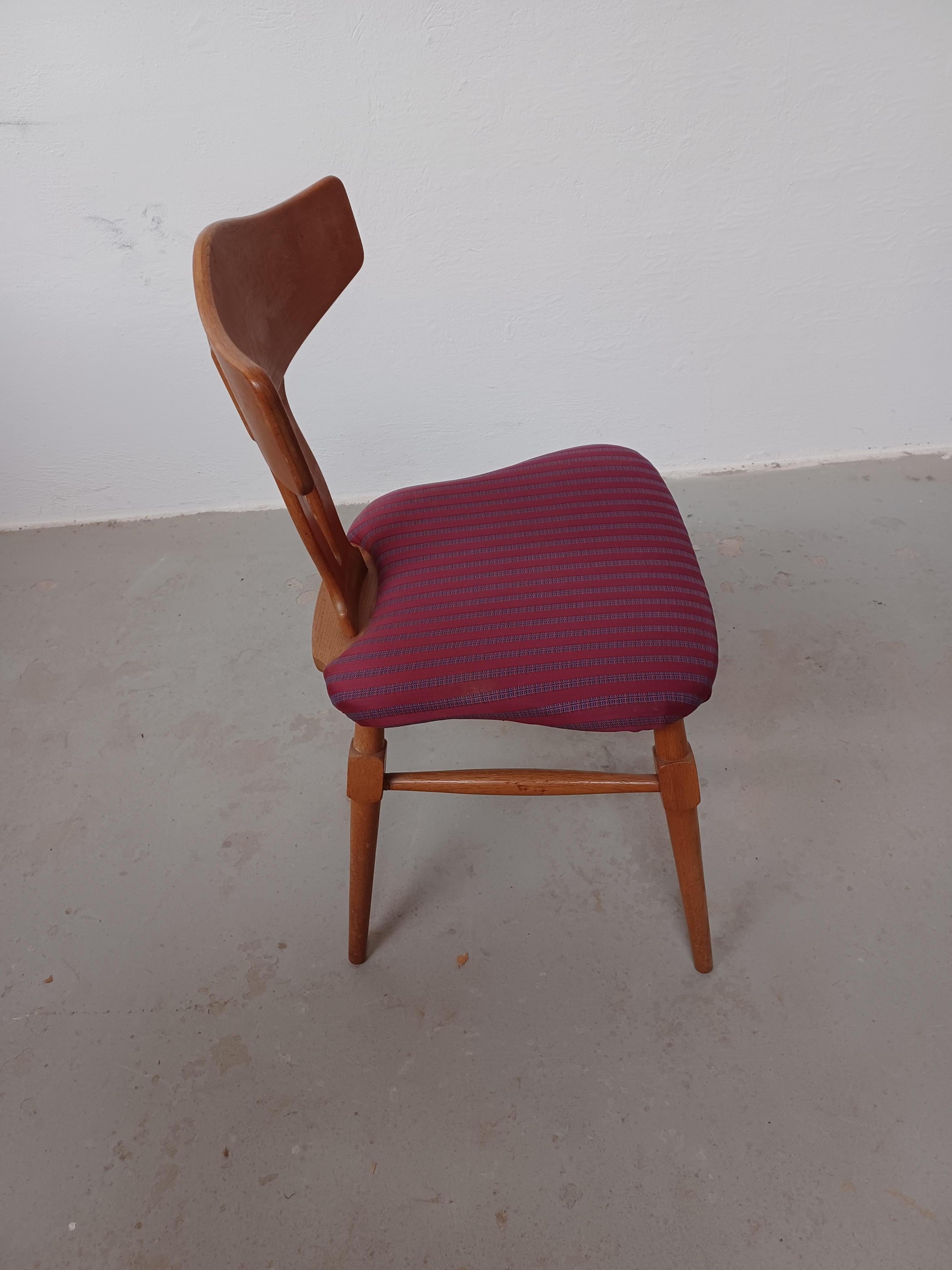 1950er Jahre Dänische Henning Kjærnulf Esszimmerstühle in OAK  Nyrup Moebelfabrik im Angebot 5