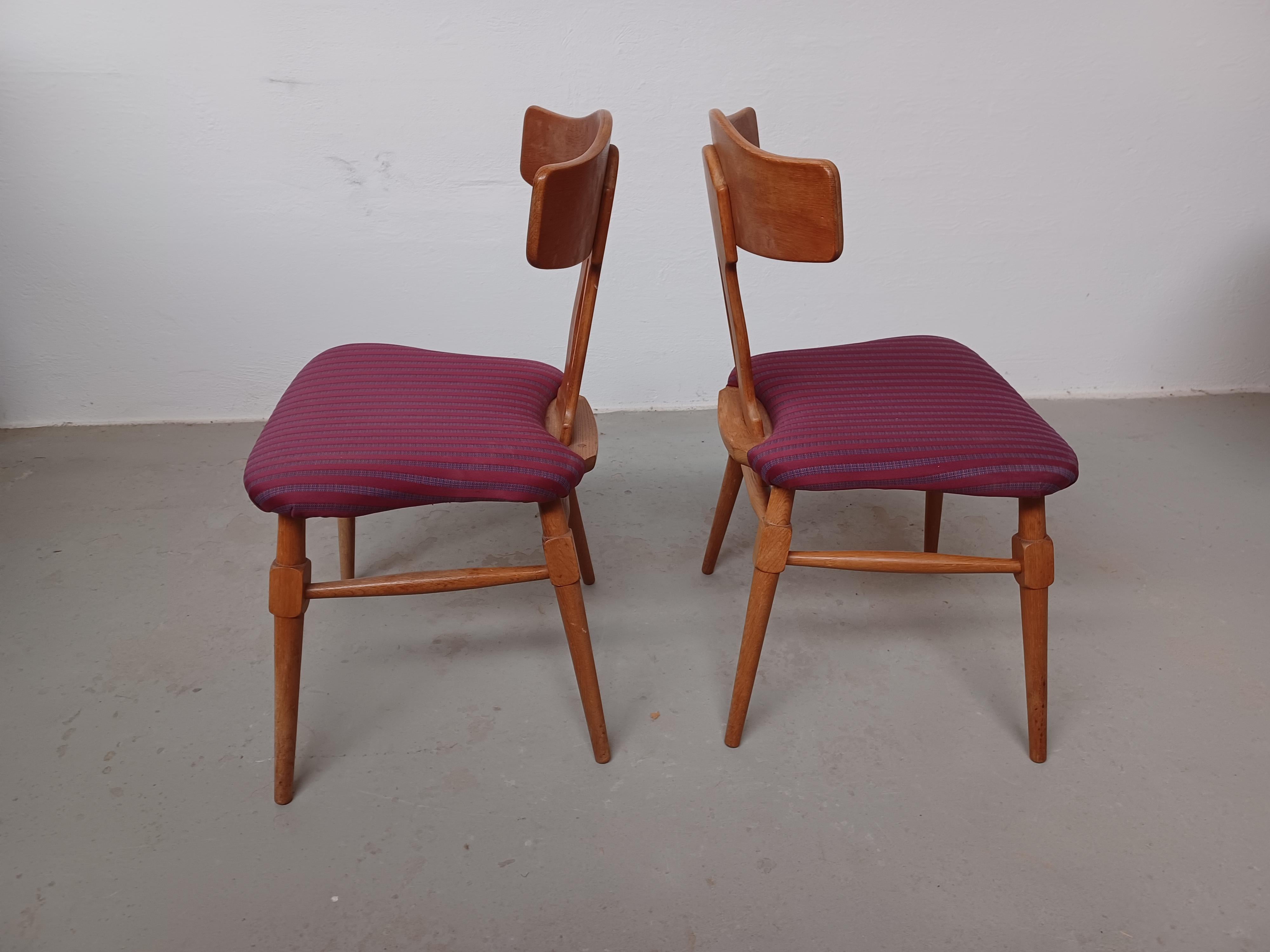1950er Jahre Dänische Henning Kjærnulf Esszimmerstühle in OAK  Nyrup Moebelfabrik (Mitte des 20. Jahrhunderts) im Angebot