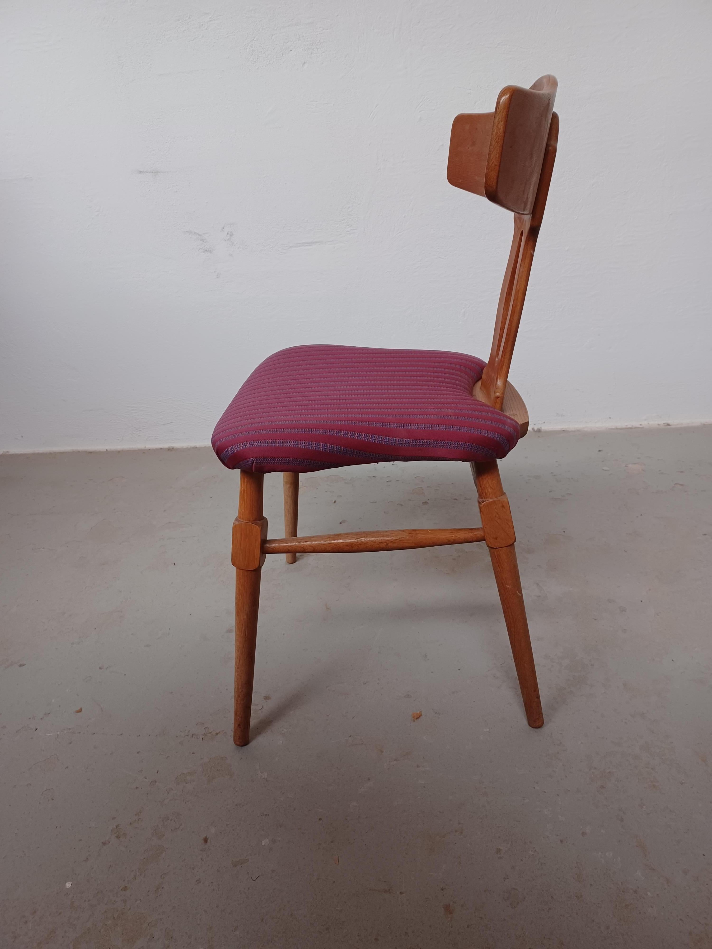 1950er Jahre Dänische Henning Kjærnulf Esszimmerstühle in OAK  Nyrup Moebelfabrik im Angebot 1
