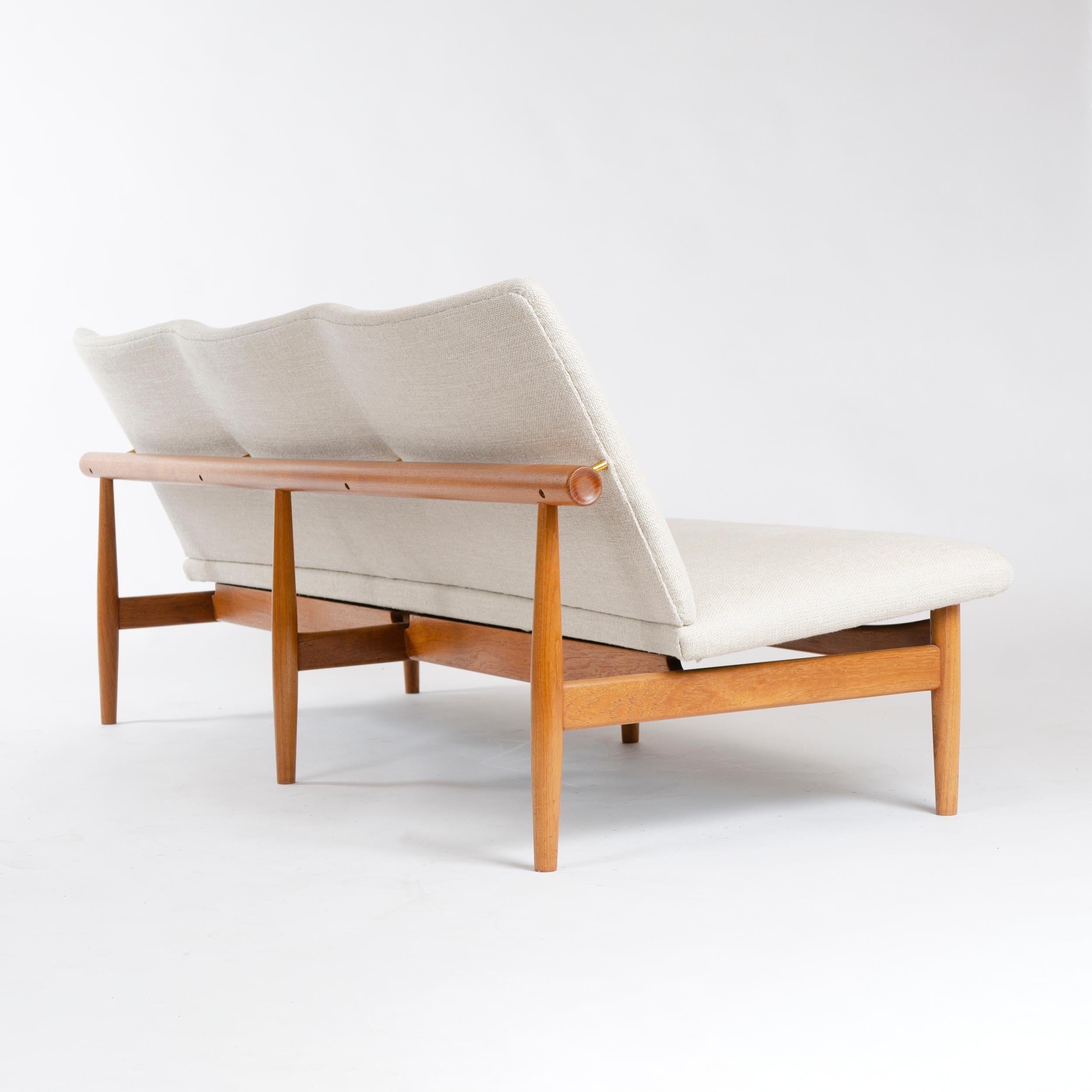 1950s Danish 'Japan Sofa' in Linen Upholstery by Finn Juhl for France & Son In Good Condition In Sagaponack, NY