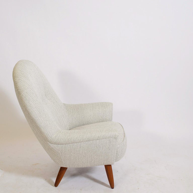 Mid-Century Modern 1950s, Danish Lounge Chair For Sale