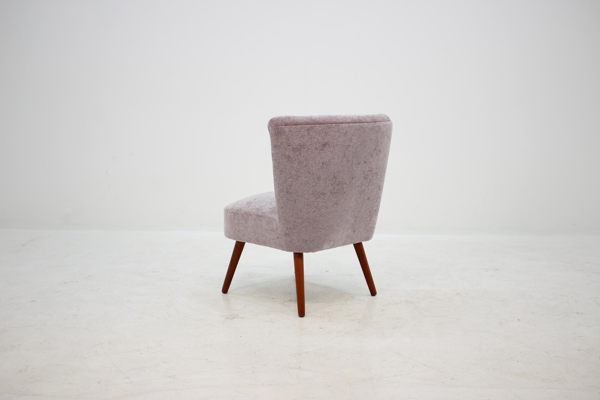 Fabric 1950s Danish Lounge Chair