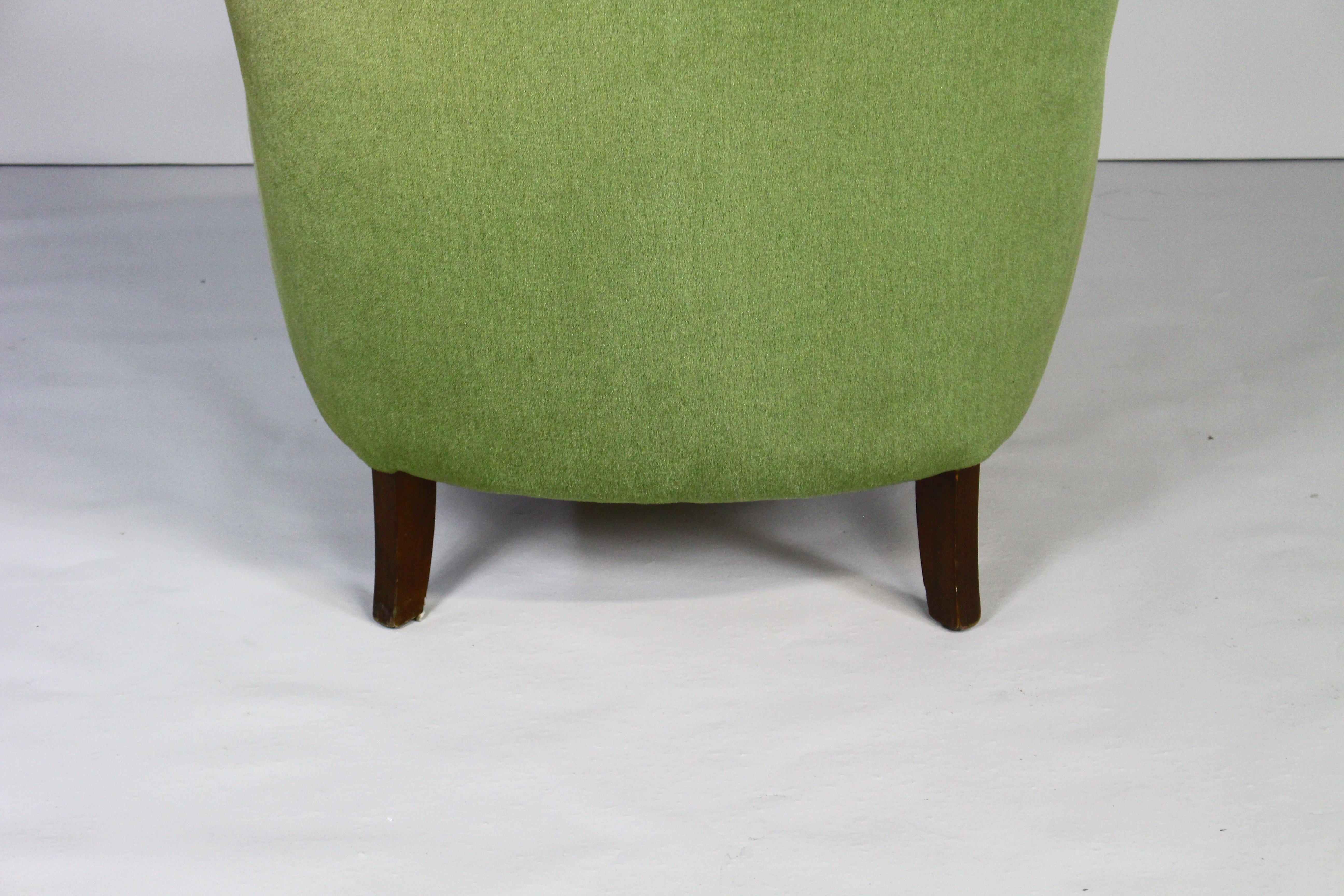 1950s Danish Lounge Chair in Green Velvet For Sale 5