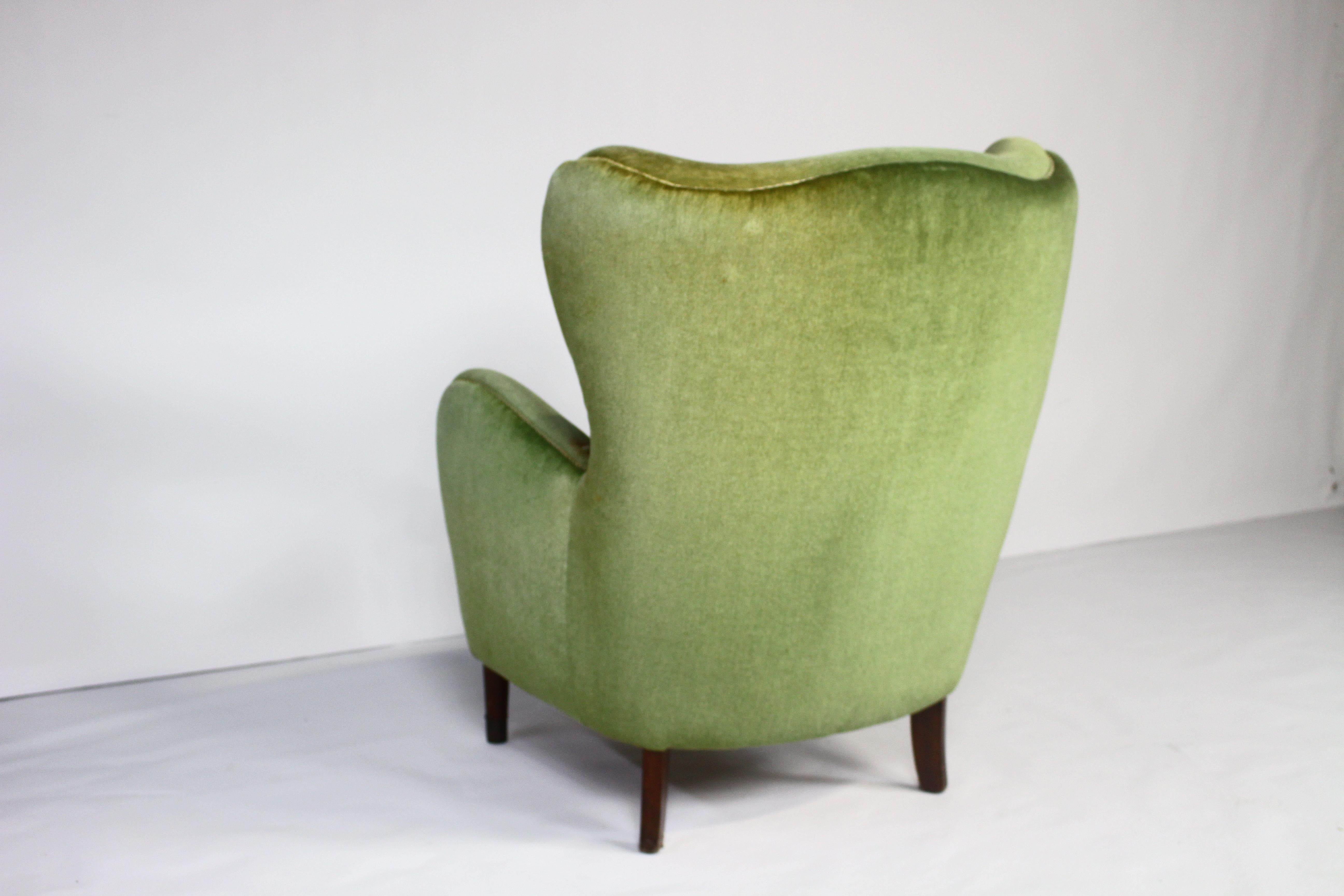 1950s Danish Lounge Chair in Green Velvet For Sale 6
