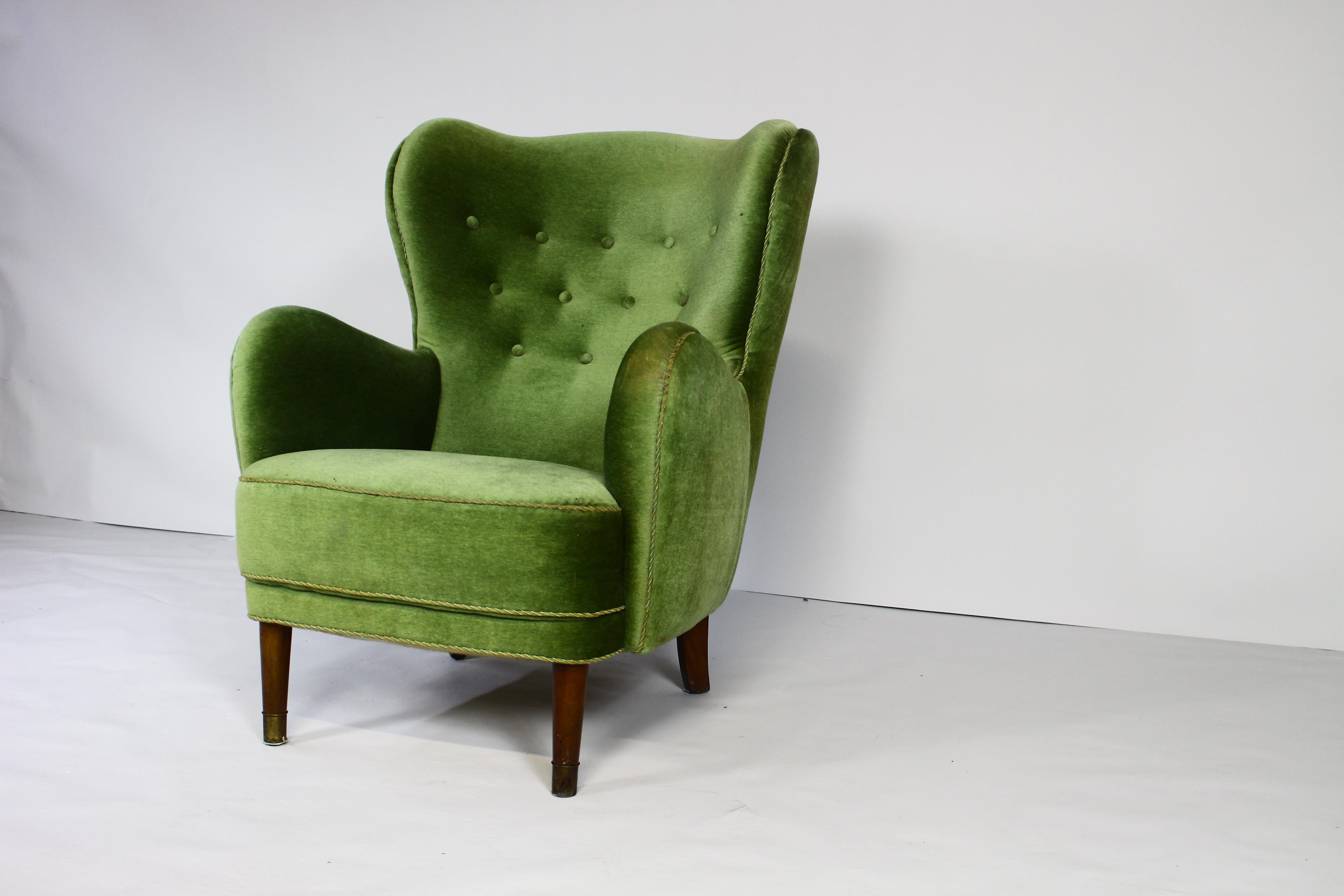 1950s Danish Lounge Chair in Green Velvet For Sale 7
