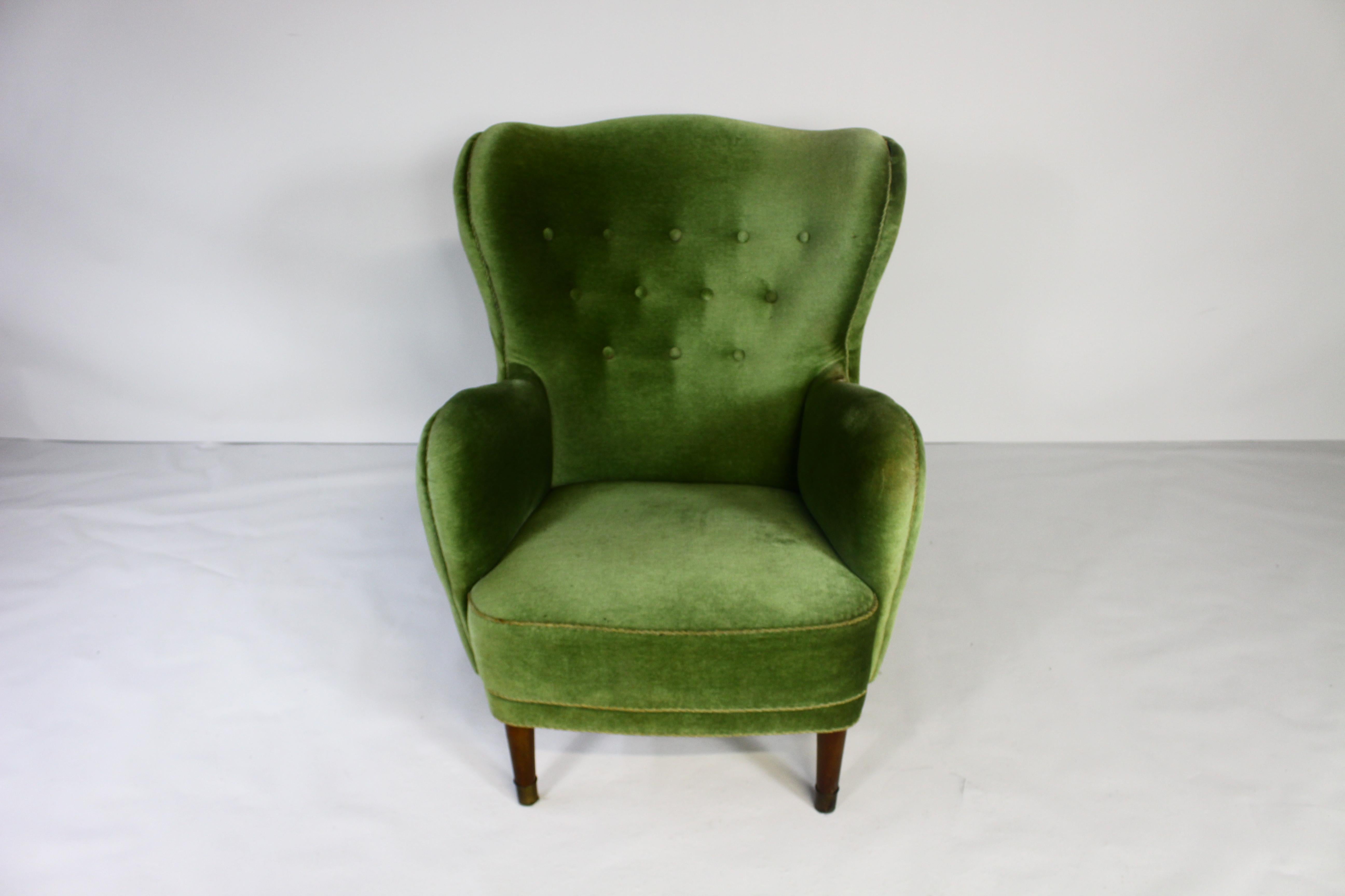 1950s Danish Lounge Chair in Green Velvet For Sale 8