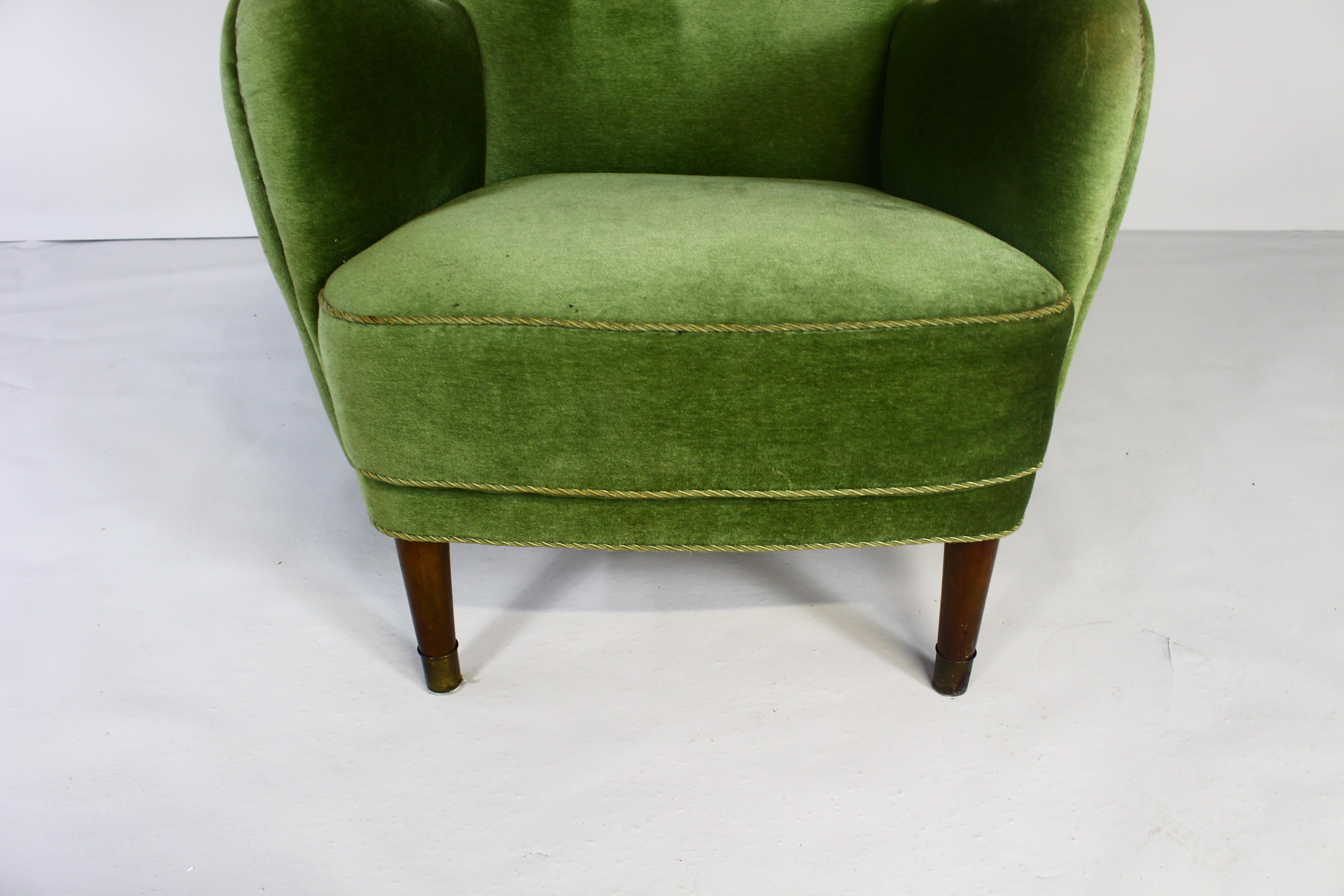 1950s Danish Lounge Chair in Green Velvet For Sale 11
