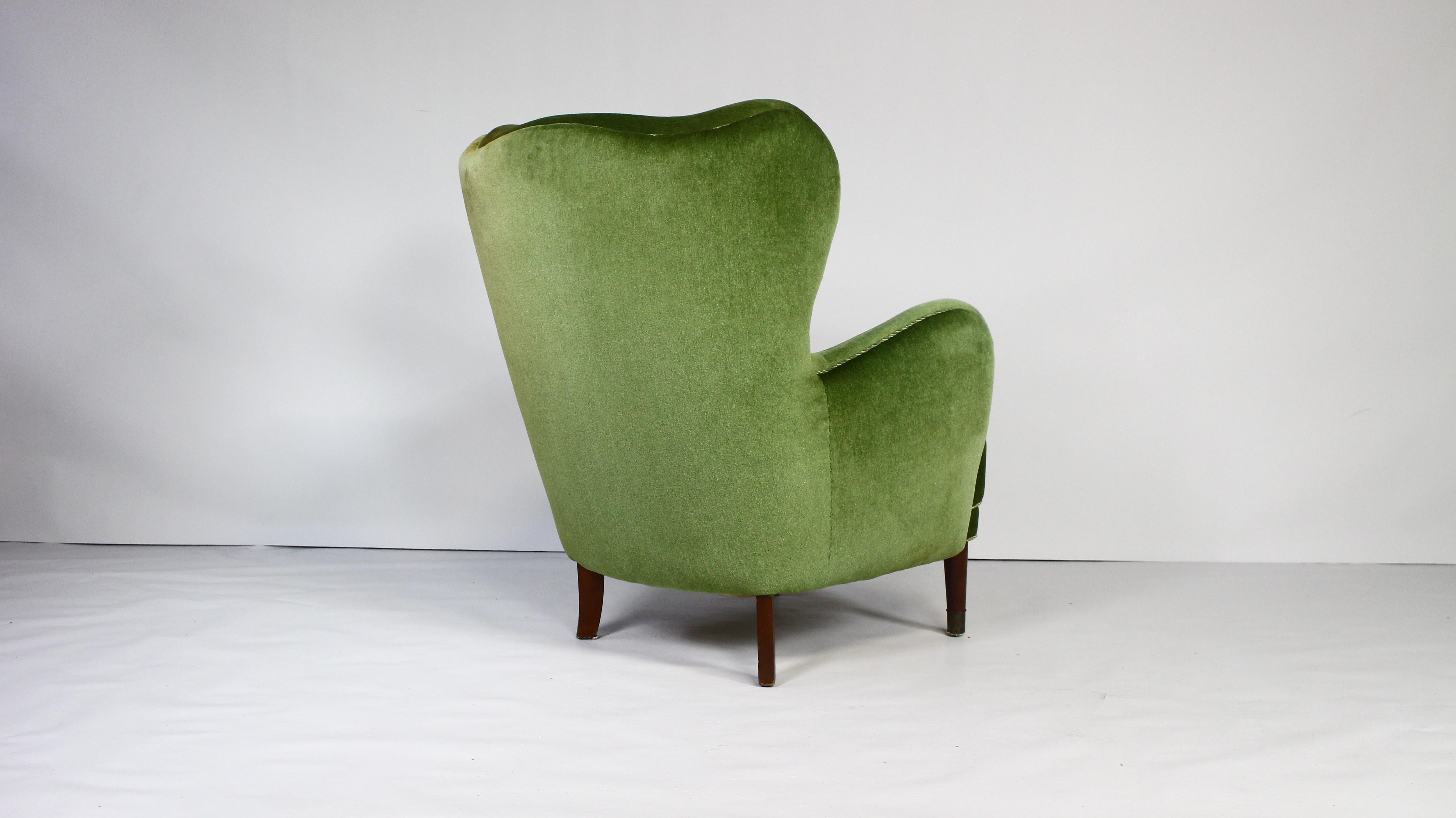 1950s Danish Lounge Chair in Green Velvet For Sale 2