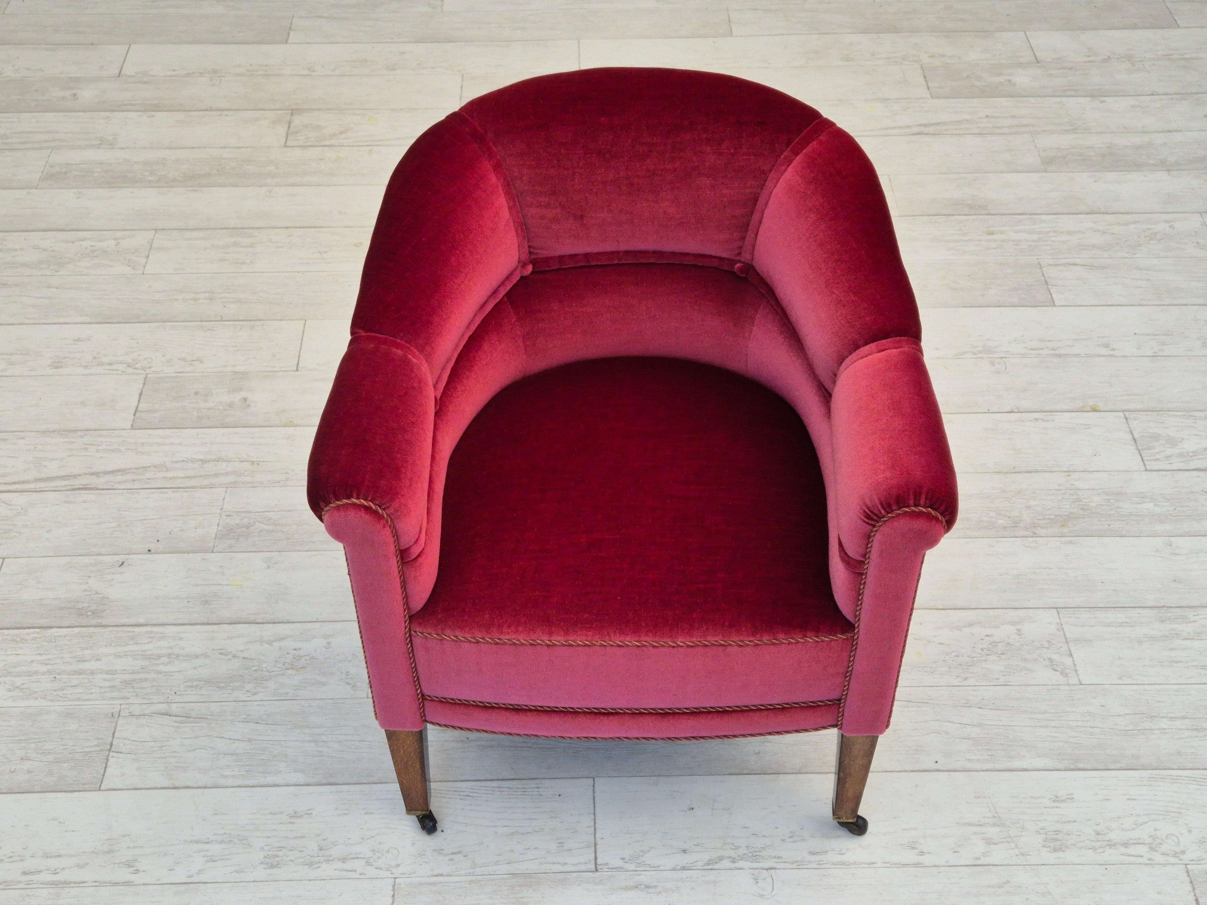 1950s, Danish lounge chair, original condition, furniture velour, ash wood legs. In Good Condition For Sale In Tarm, 82