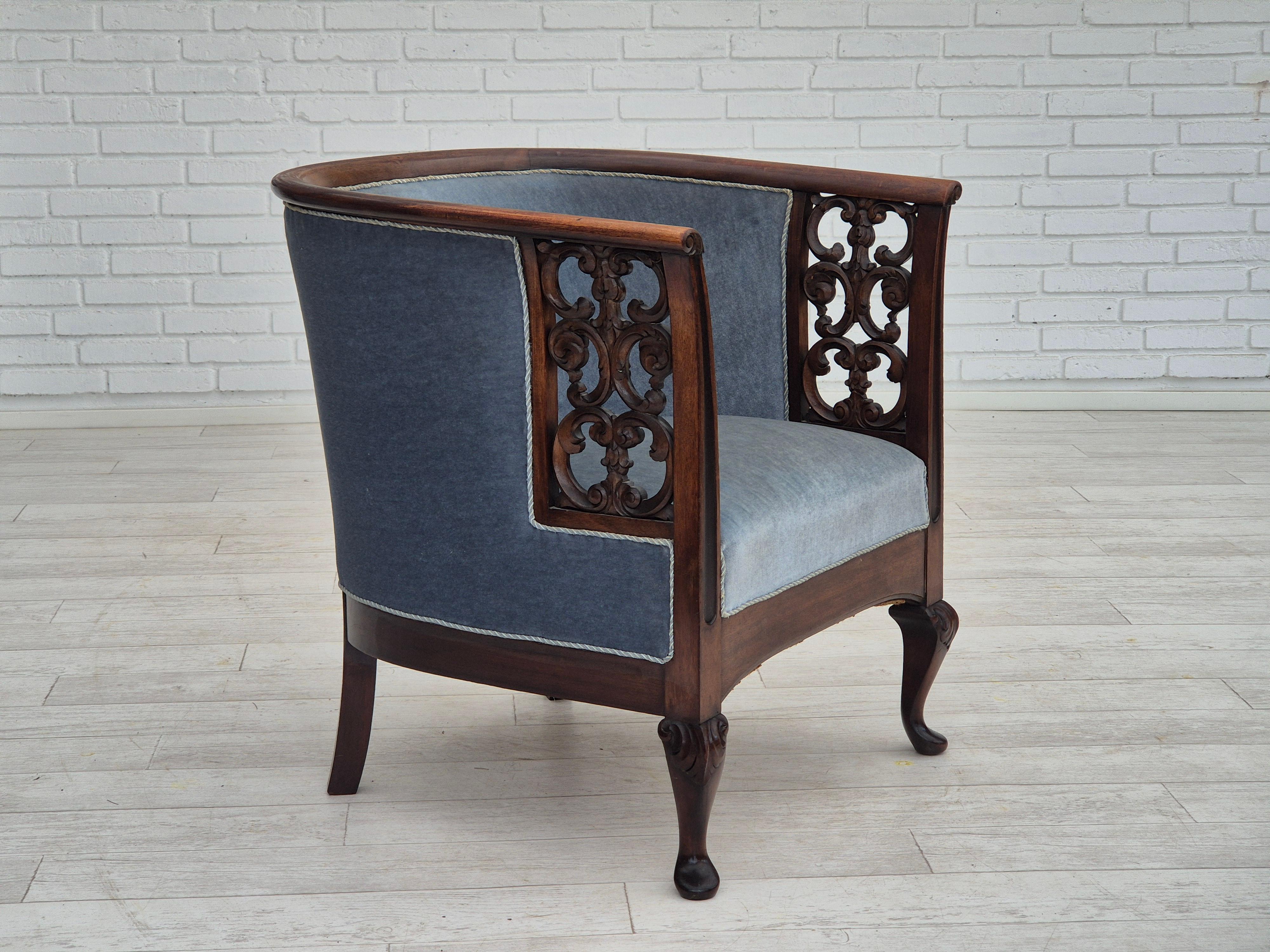 Danois 1950, chaise longue danoise, état d'origine, velours d'ameublement bleu clair. en vente