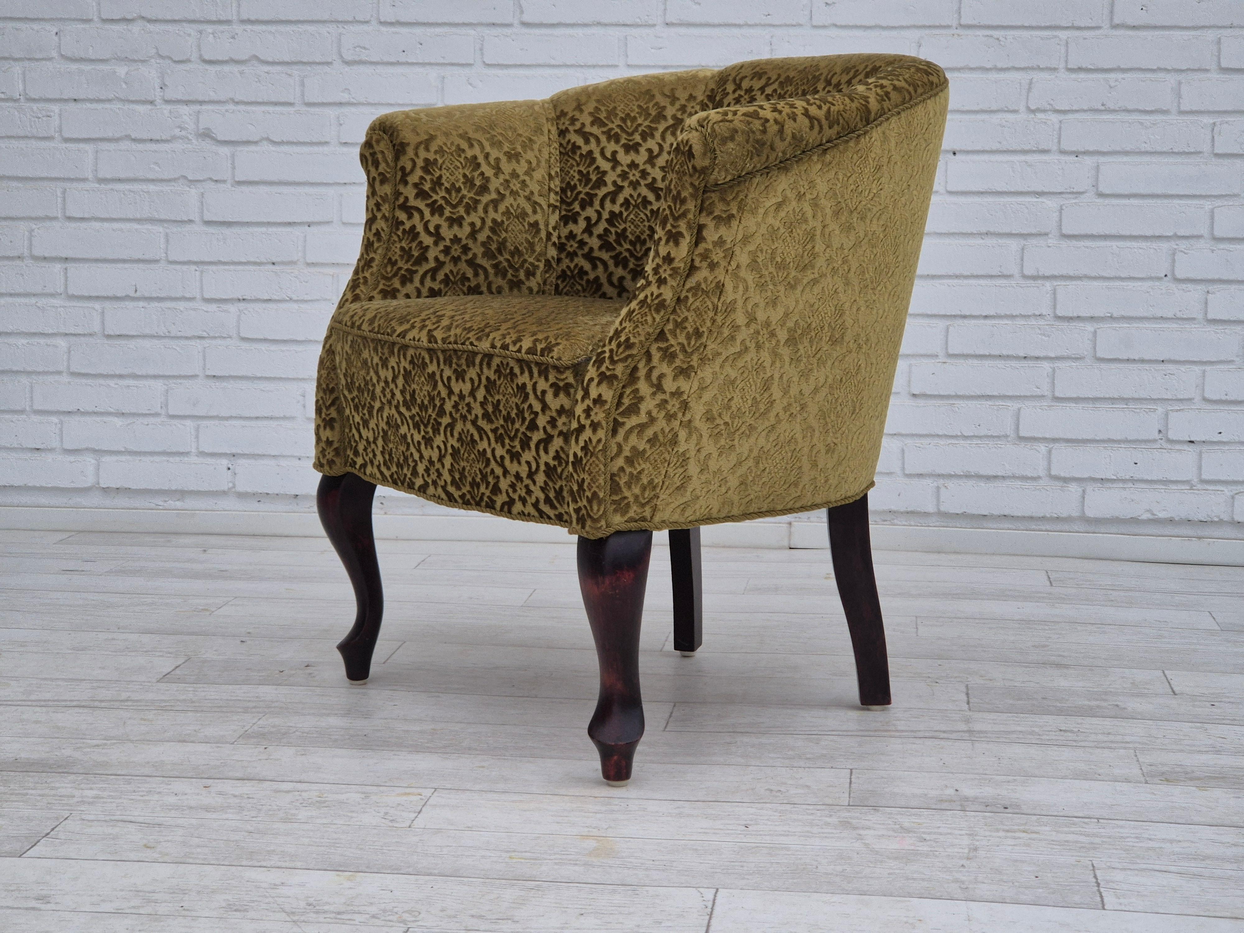 1950er Jahre, dänischer Sessel, neu gepolstert, grüner Möbelstoff. im Angebot 3