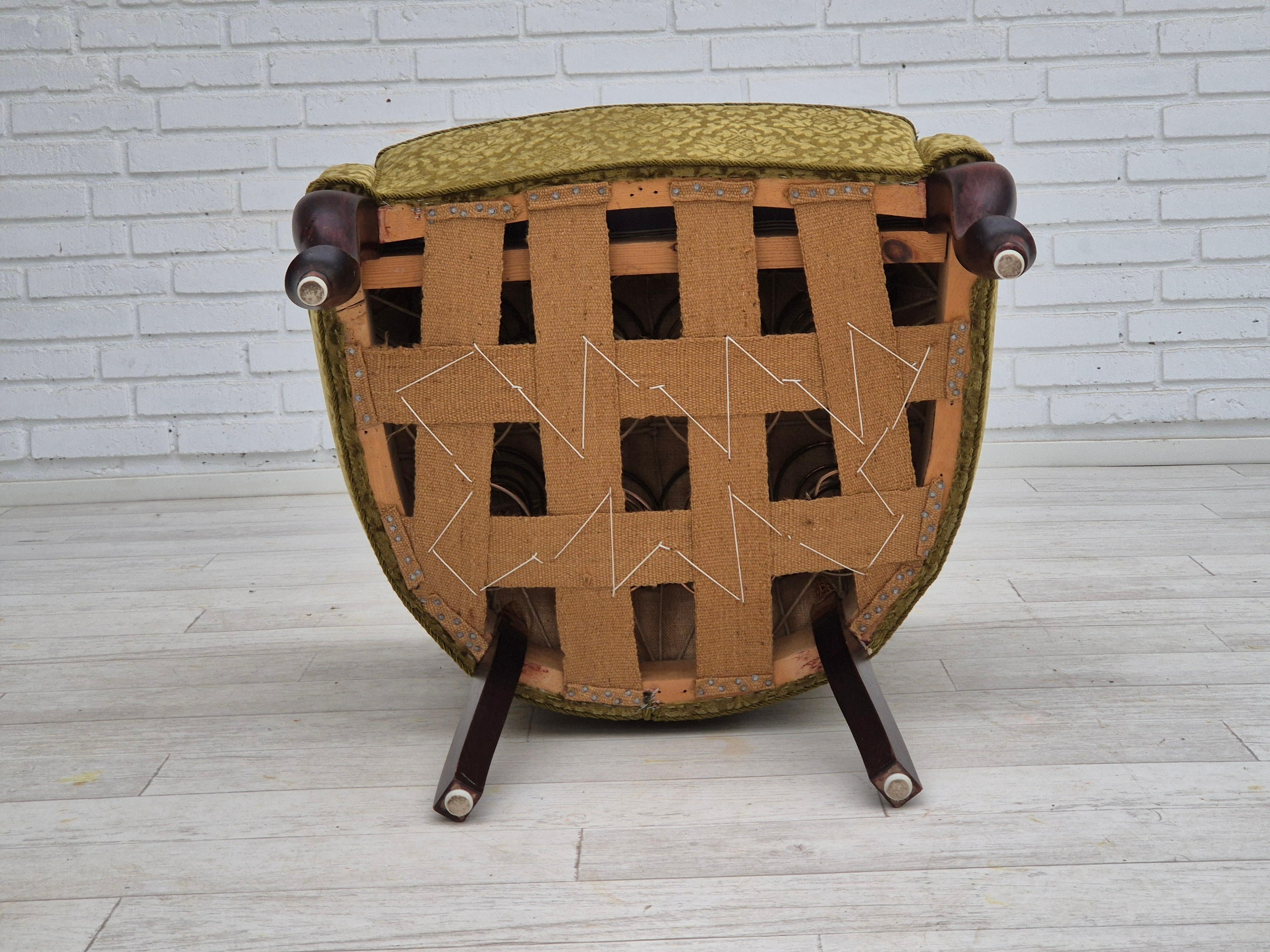 1950er Jahre, dänischer Sessel, neu gepolstert, grüner Möbelstoff. im Angebot 4