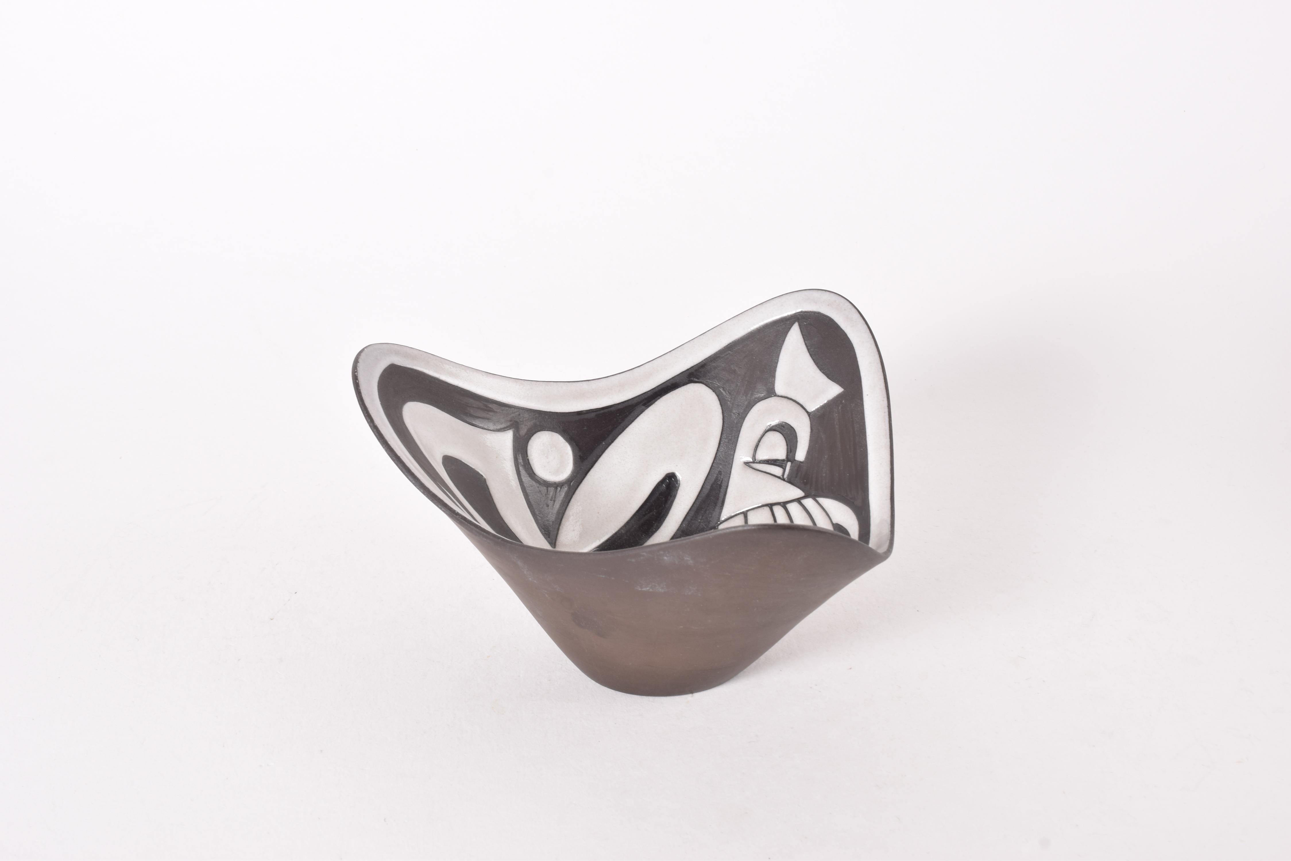 Mid-Century Modern 1950s Danish Marianne Starck for MA&S Triangular Bowl Sgraffito Bird Black White For Sale