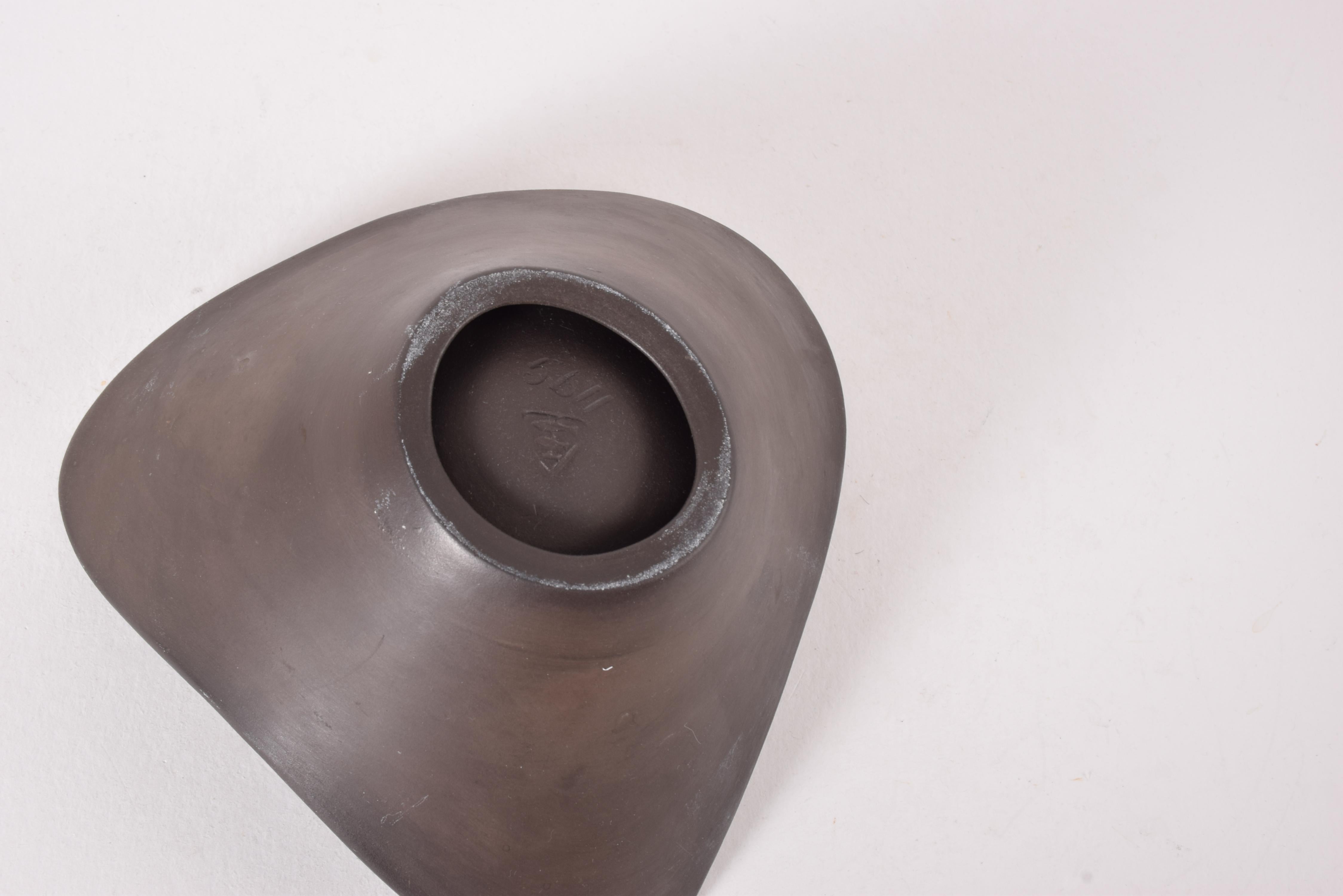 1950s Danish Marianne Starck for MA&S Triangular Bowl Sgraffito Bird Black White For Sale 1